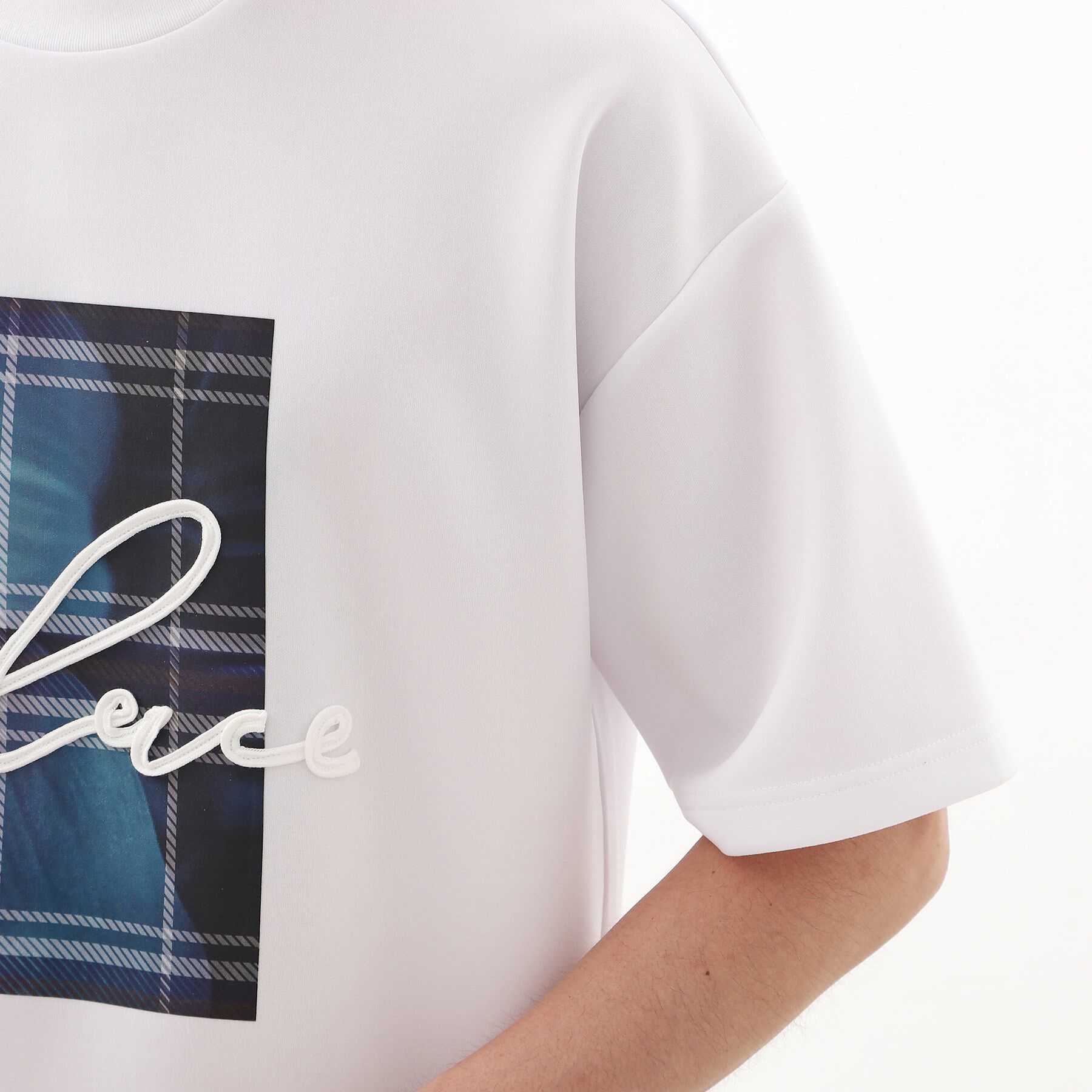 THE SHOP TK「コード刺繍フォトプリント半袖Tシャツ 【洗濯機OK】」|Tシャツ・カットソー|