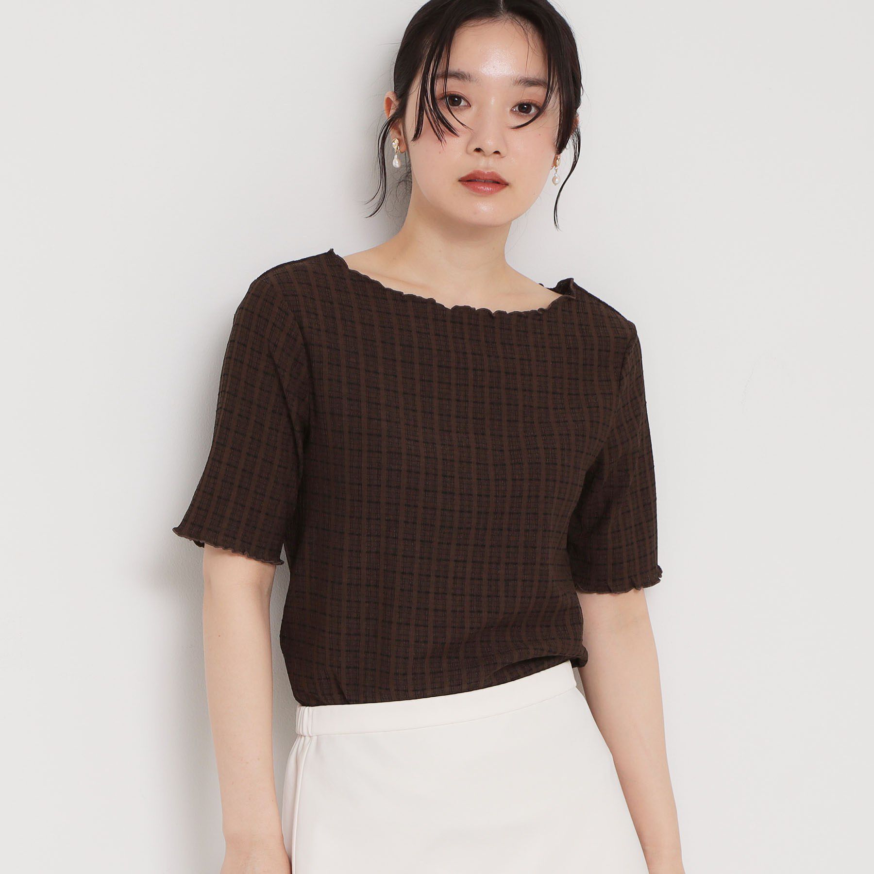 THE SHOP TK「さりげないフリルがアクセント チェック柄5分袖カットソー」|Tシャツ・カットソー|ブラウン(043)