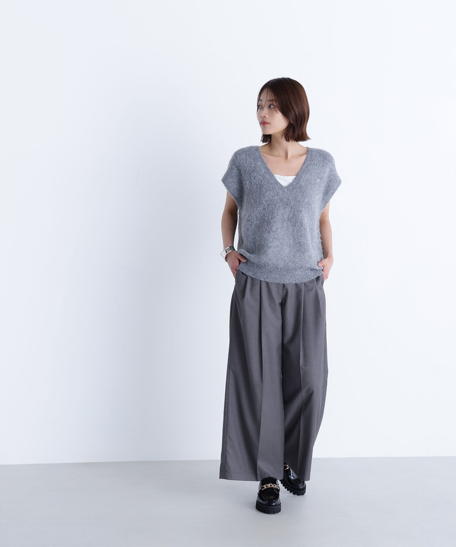  「ヘアリーVネックベスト」|ニット・セーター|