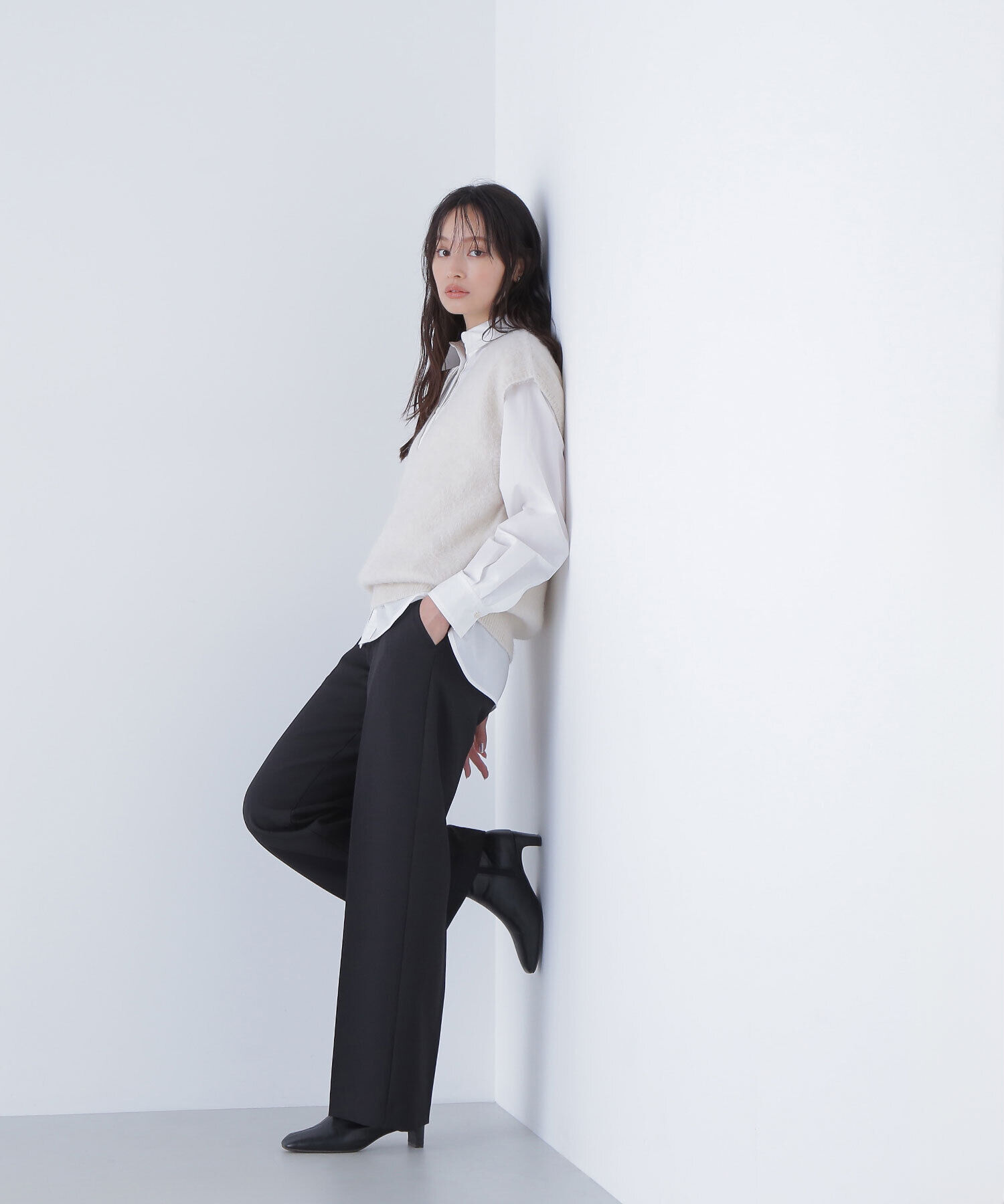  「ヘアリーVネックベスト」|ニット・セーター|