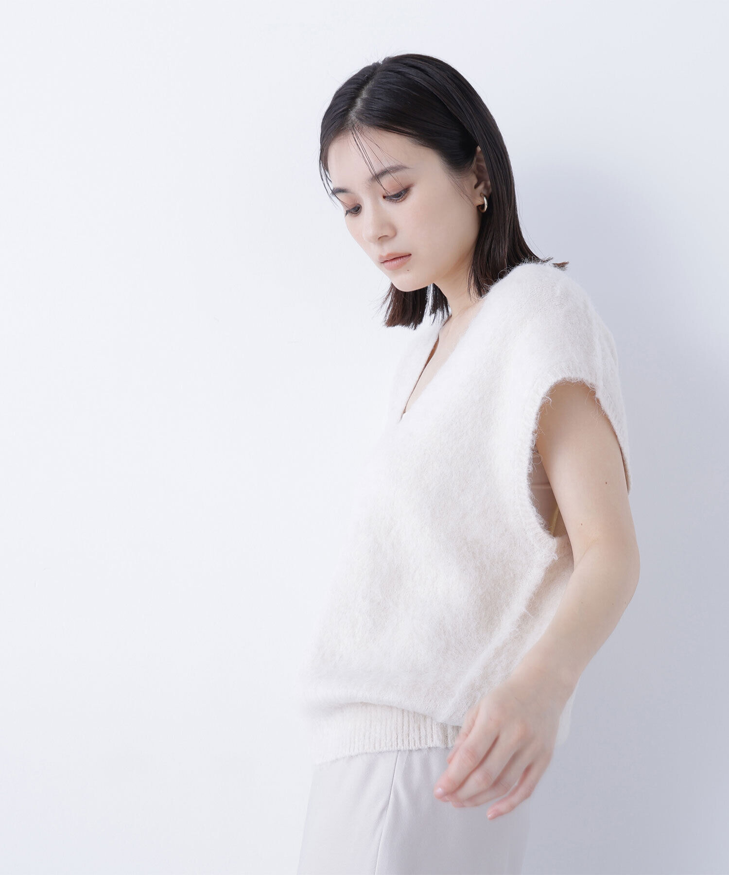 「ヘアリーVネックベスト」|ニット・セーター|