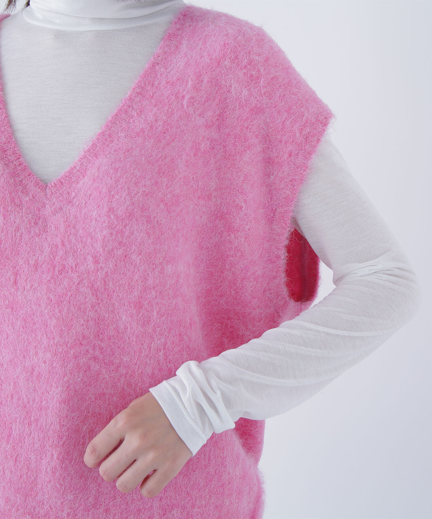  「ヘアリーVネックベスト」|ニット・セーター|