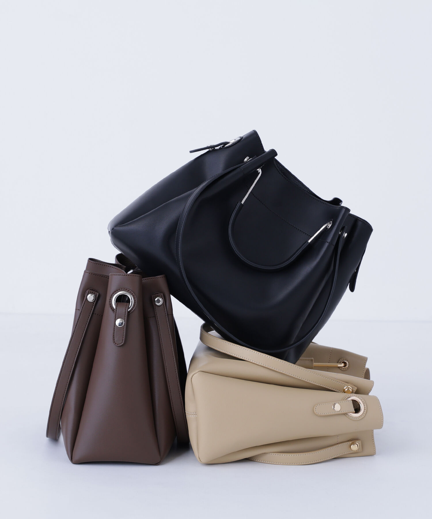  「メタルハンドルタックショルダーバッグ」|ショルダー・メッセンジャー|クロ