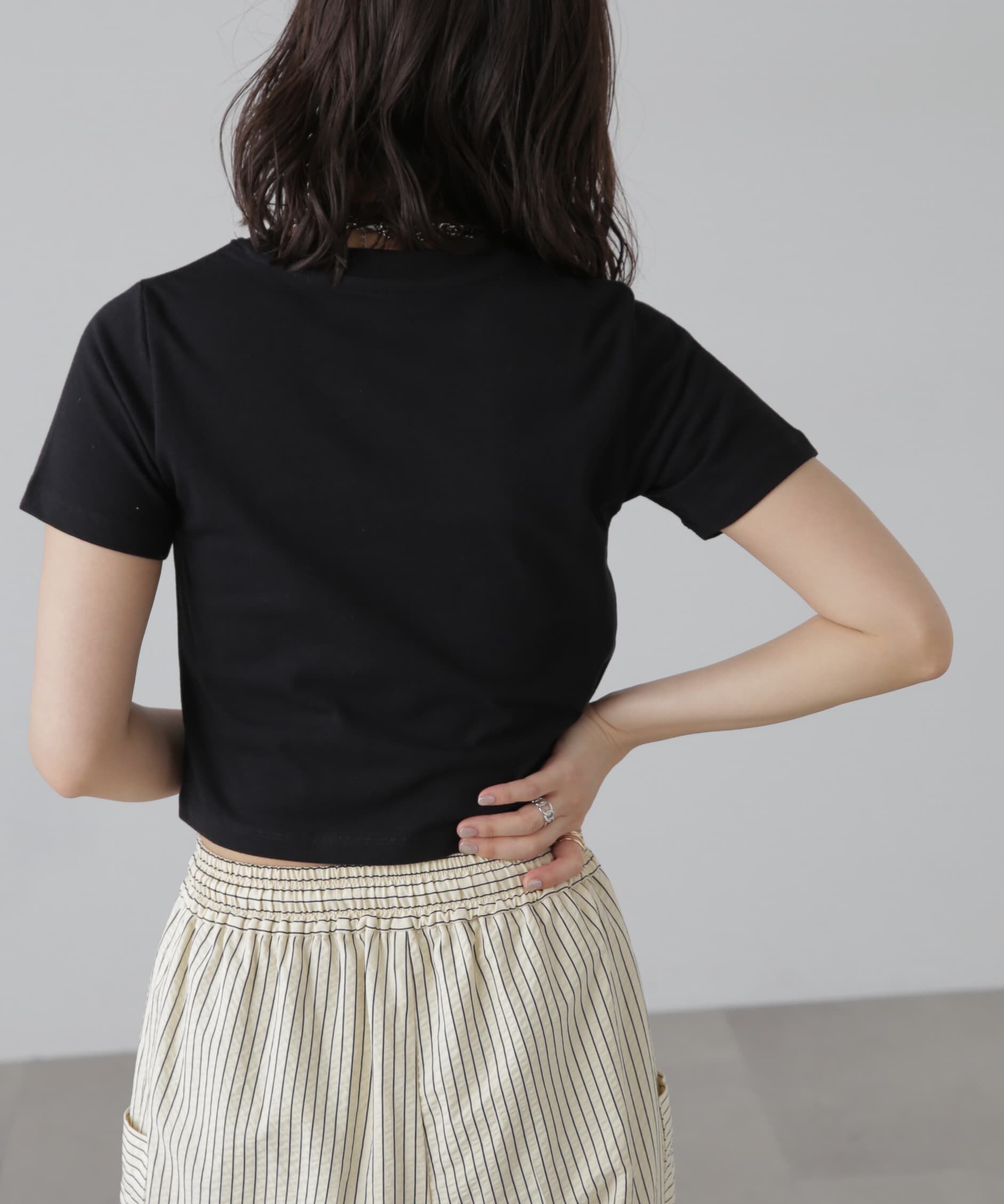  「ショート丈ロゴTシャツ」|Tシャツ・カットソー|