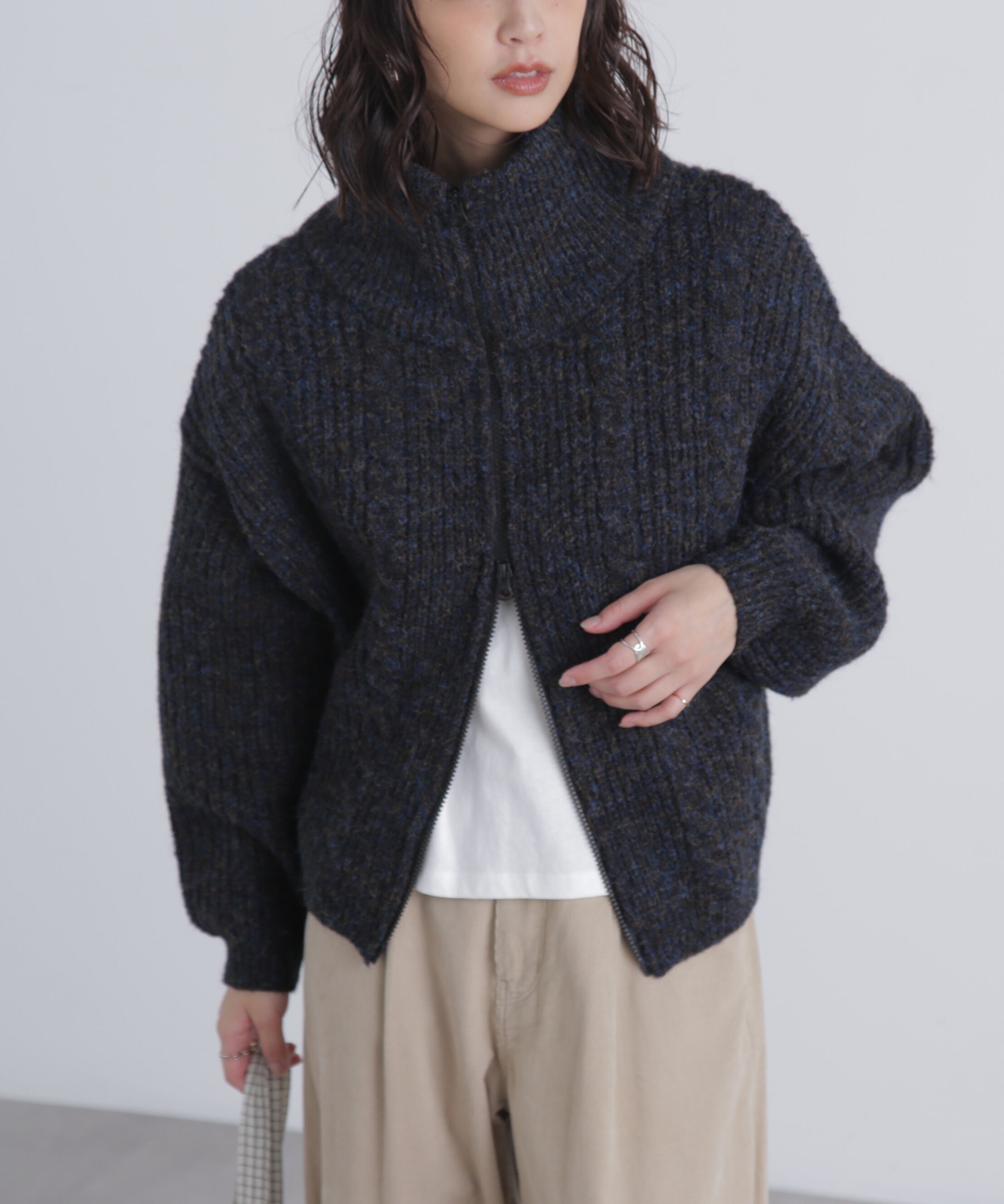  「スタンドネックショート丈ジップニットブルゾン」|ブルゾン・スタジャン|ブラック