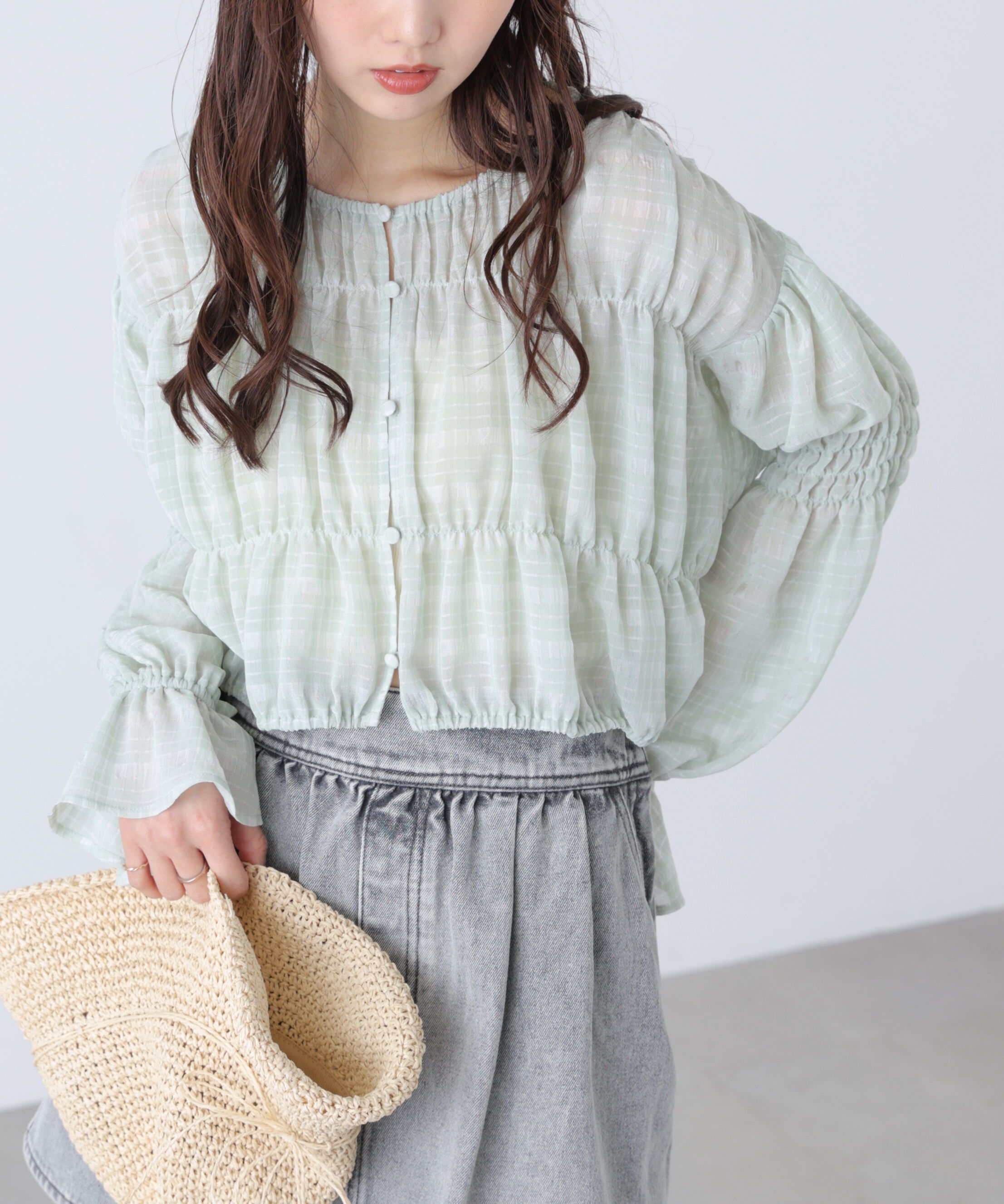  「シアーギャザー前開き短丈ブラウス」|シャツ・ブラウス|ライトグリー 1