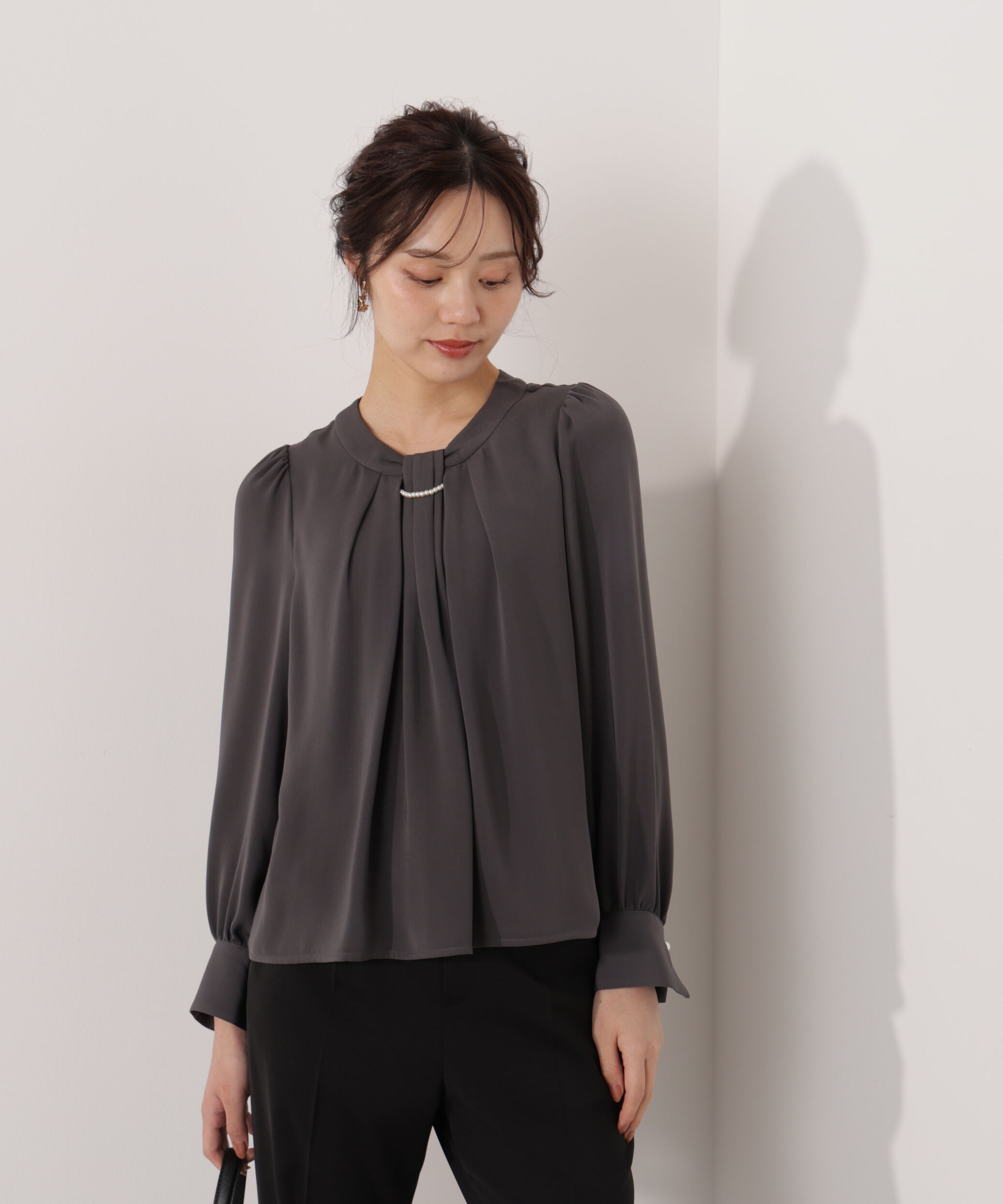 PROPORTION BODY DRESSING「パール付きベーシックブラウス 26SS」|シャツ・ブラウス|