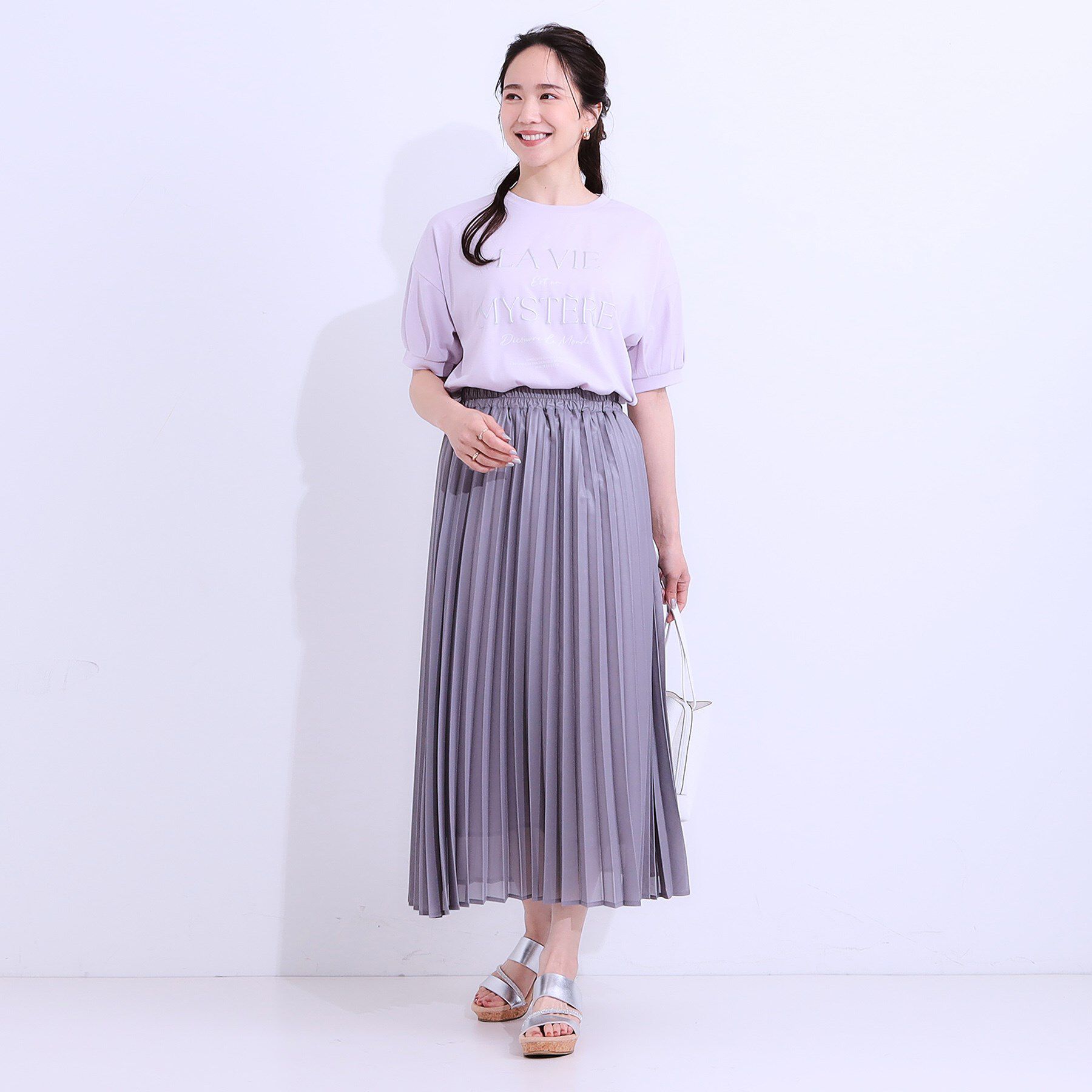 SHOO･LA･RUE「【S-LL/ひんやり/UV】ぷっくりラメプリントロゴTシャツ」|Tシャツ・カットソー|