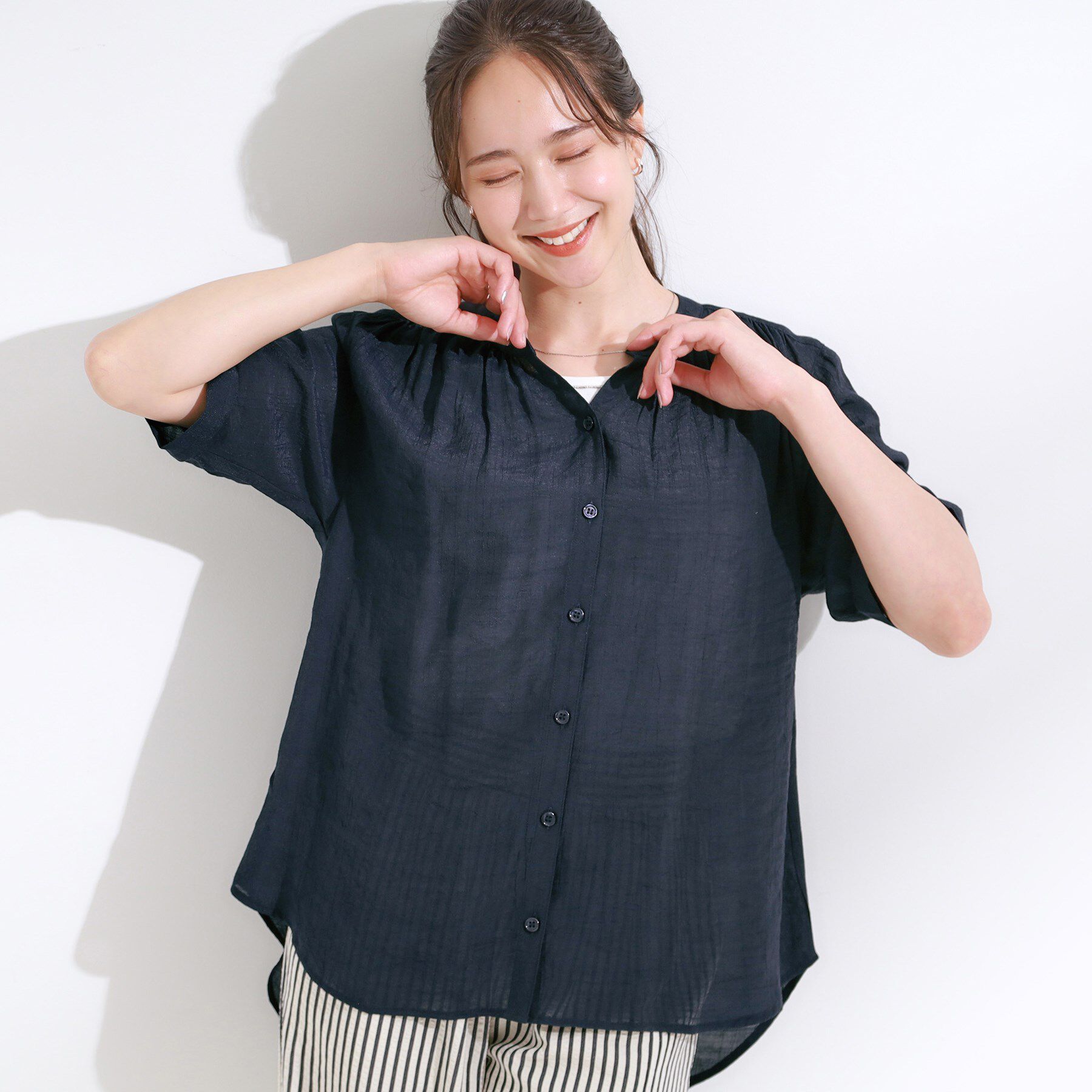 SHOO･LA･RUE「【S-LL/2点セット】着るだけでコーデが決まる 麻調5分袖ブラウス＋タンクトップ」|シャツ・ブラウス|ネイビー(094)