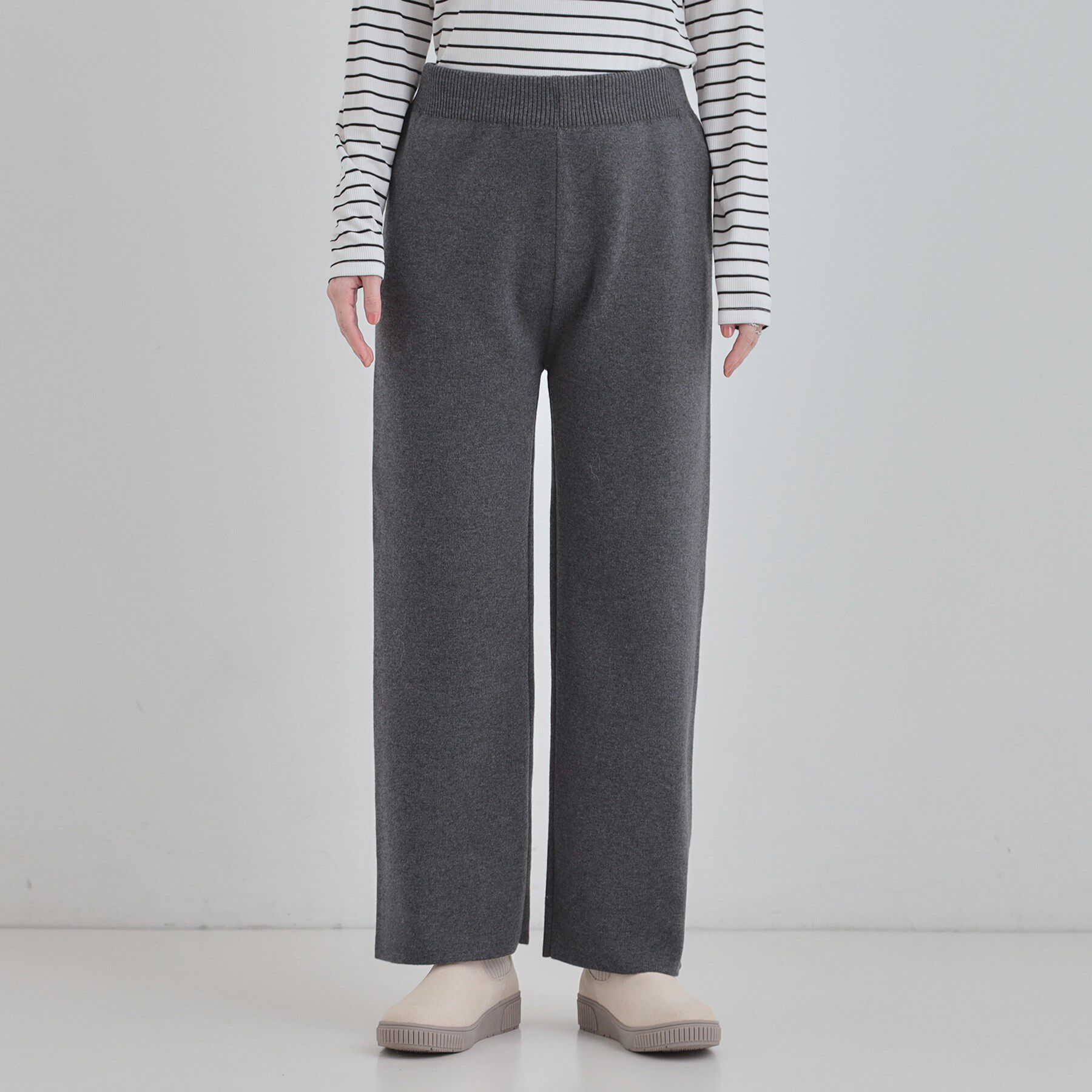 SHOO･LA･RUE「【洗濯機可／毛玉レス】美脚シルエット 表面がきれいなストレートパンツ」|その他|