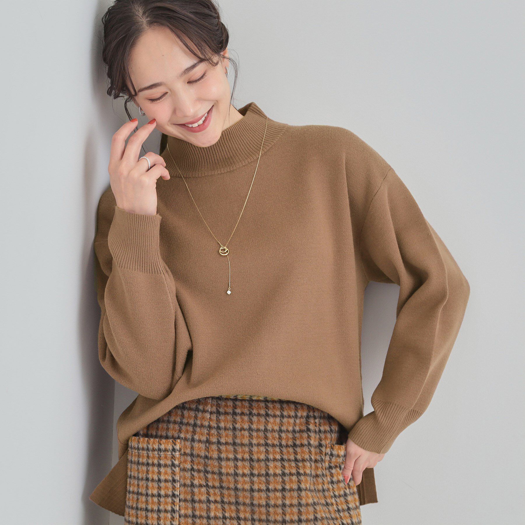 SHOO･LA･RUE「【洗濯機可/S-LL】もちもちハイネックニット」|ニット・セーター|モカブラウン(042