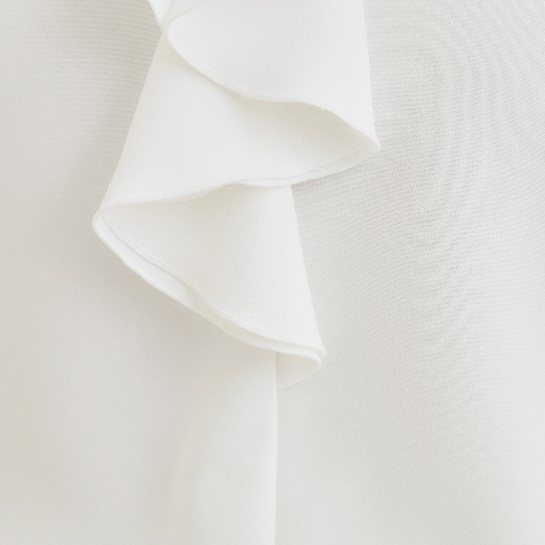 SHOO･LA･RUE「【洗濯機可/S-LL】お顔周りを華やかに。フリル襟ブラウス」|シャツ・ブラウス|