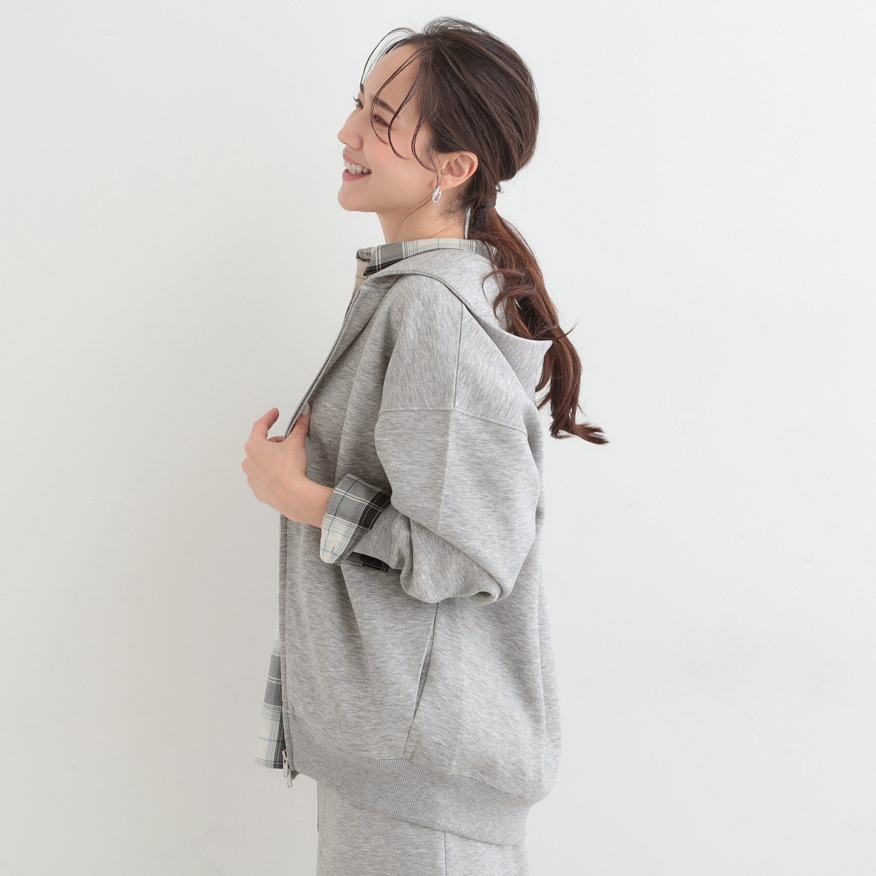 SHOO･LA･RUE「【セットアップ可/S-LL/なめらかタッチ】大人カジュアルスタイルに ZIPパーカ」|パーカー|