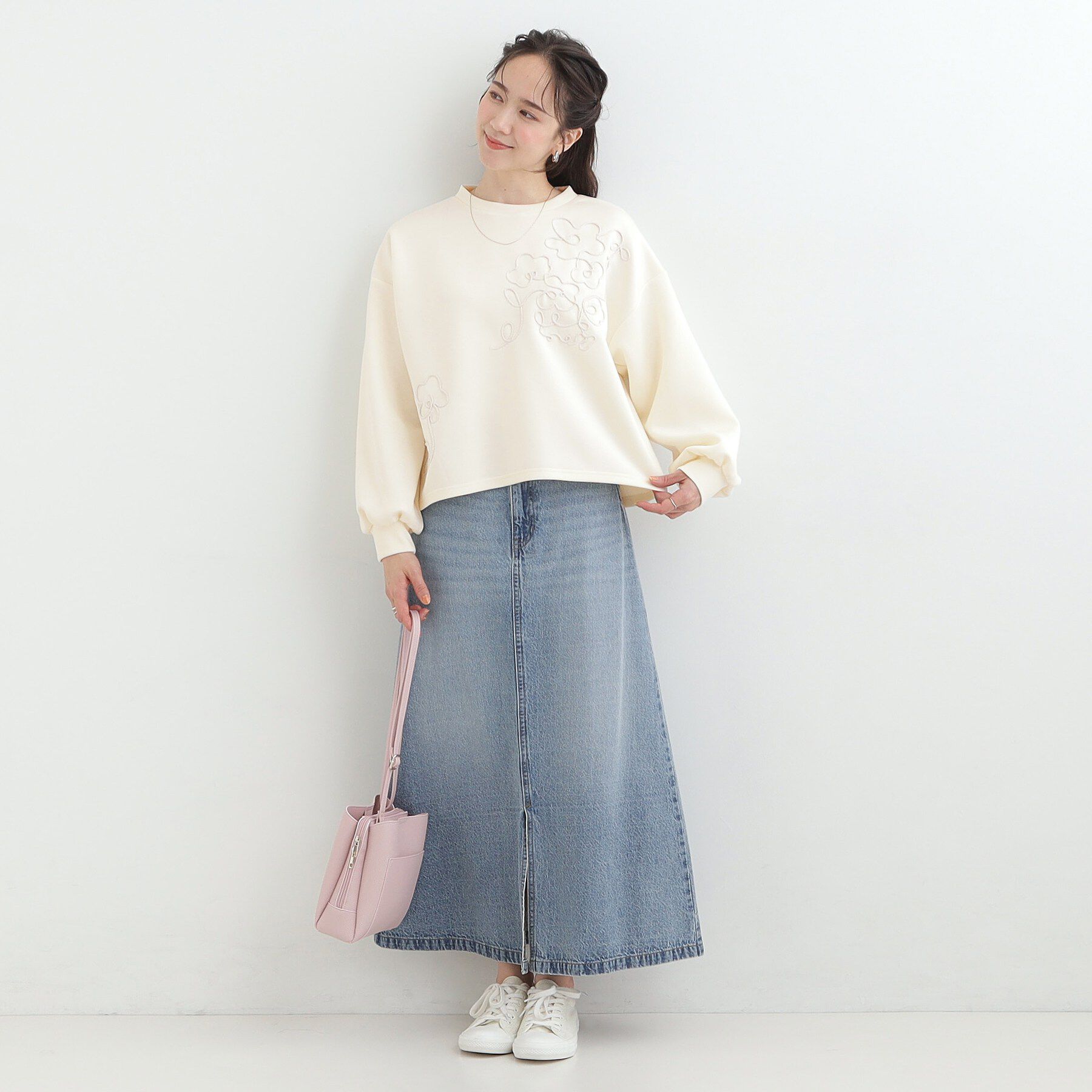 SHOO･LA･RUE「【S-LL】美しいシルエット お花ロープ刺繍ダンボールトップス」|Tシャツ・カットソー|