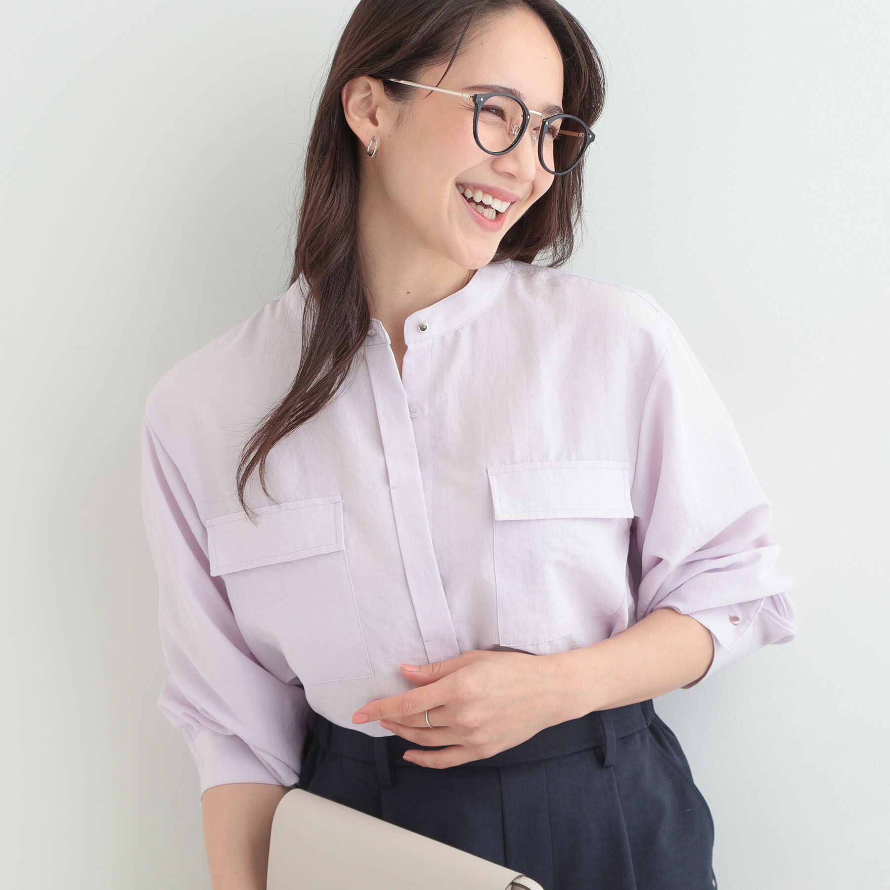 SHOO･LA･RUE「【イージーケア/S-LL/UV】きれいめにもラフにも　ダブルフラップポケットバンドカラーシャツ」|シャツ・ブラウス|ピンク(071)