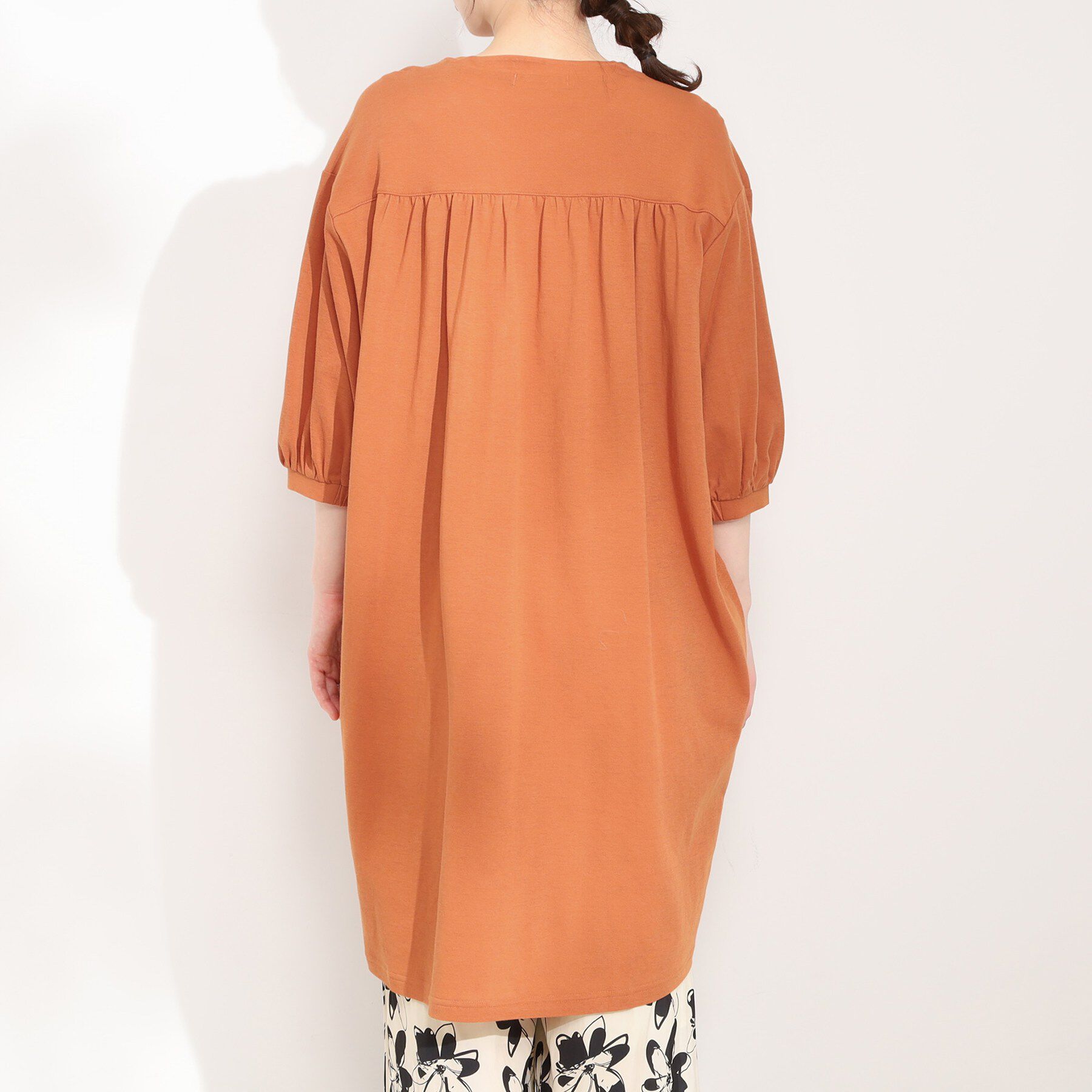 SHOO･LA･RUE「【洗濯機可/S-LL】カットツイルキーネックシャツワンピ」|ワンピース|