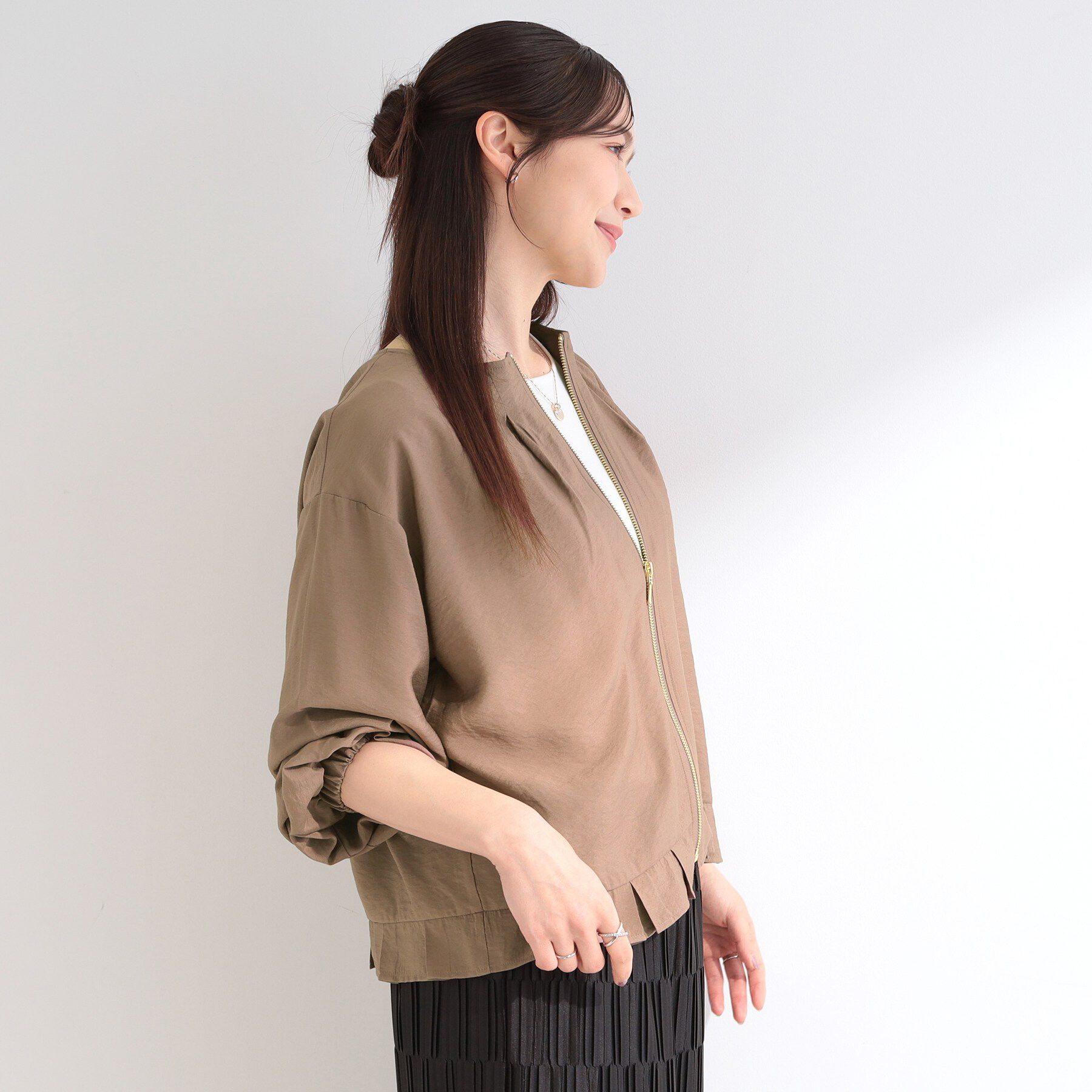 SHOO･LA･RUE「【洗濯機可/UV/S-LL】程よい透け感 襟元タック シアーブルゾン」|ブルゾン・スタジャン|