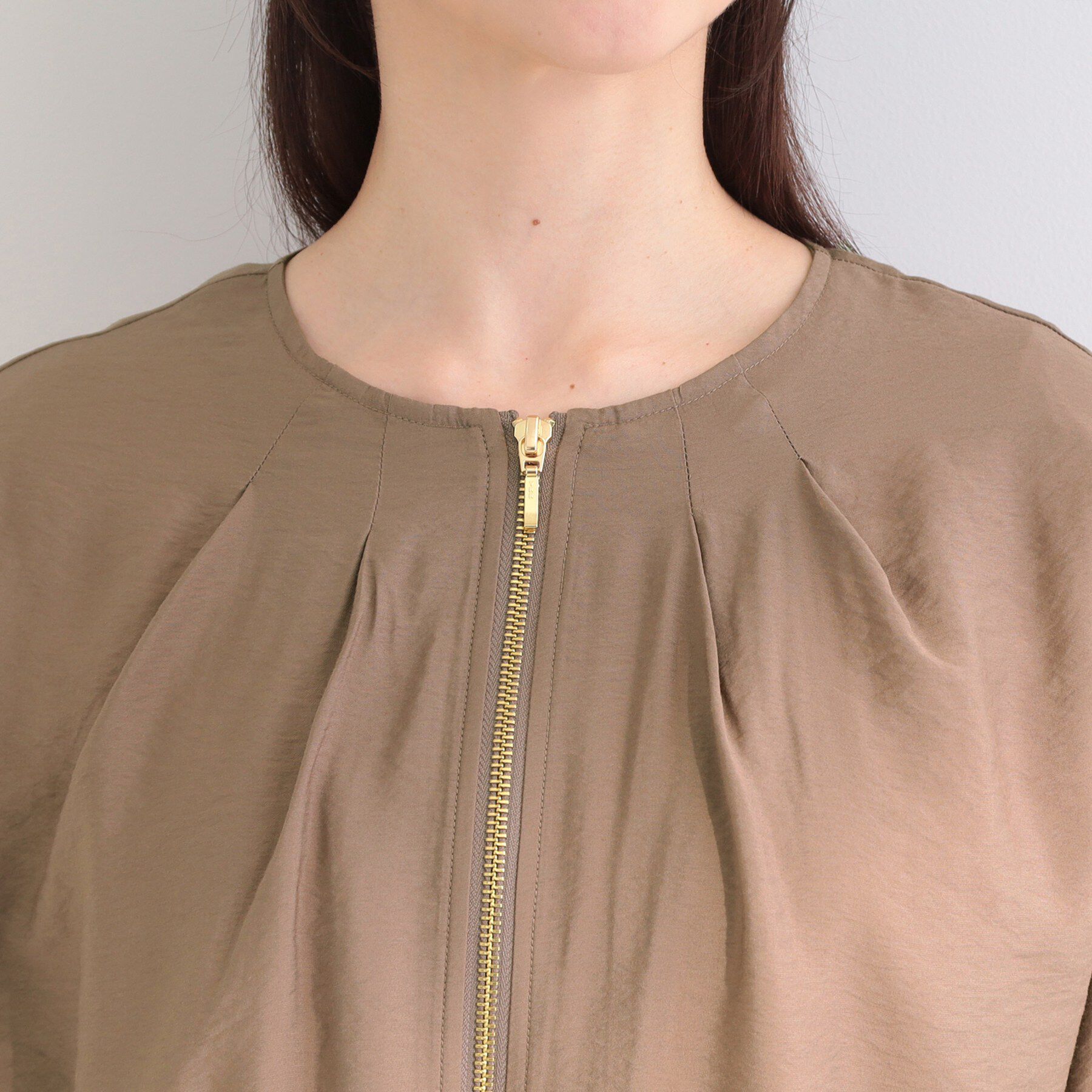 SHOO･LA･RUE「【洗濯機可/UV/S-LL】程よい透け感 襟元タック シアーブルゾン」|ブルゾン・スタジャン|