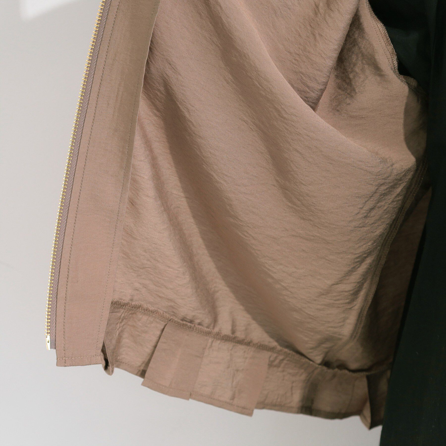 SHOO･LA･RUE「【洗濯機可/UV/S-LL】程よい透け感 襟元タック シアーブルゾン」|ブルゾン・スタジャン|