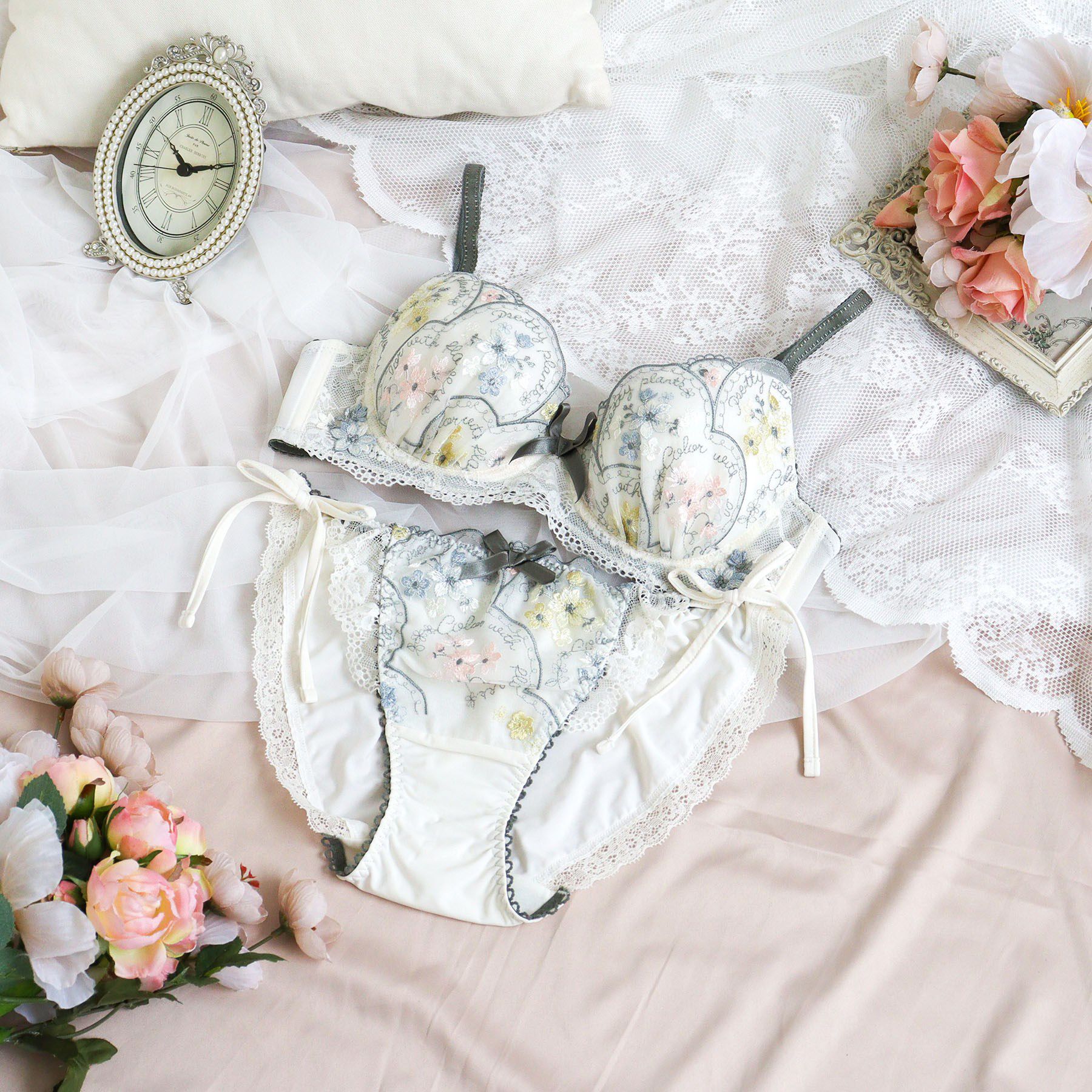 Risa Magli「フェリーチェ ブラジャー （B-C） ＜サイドシェイプ＞」|インナー|