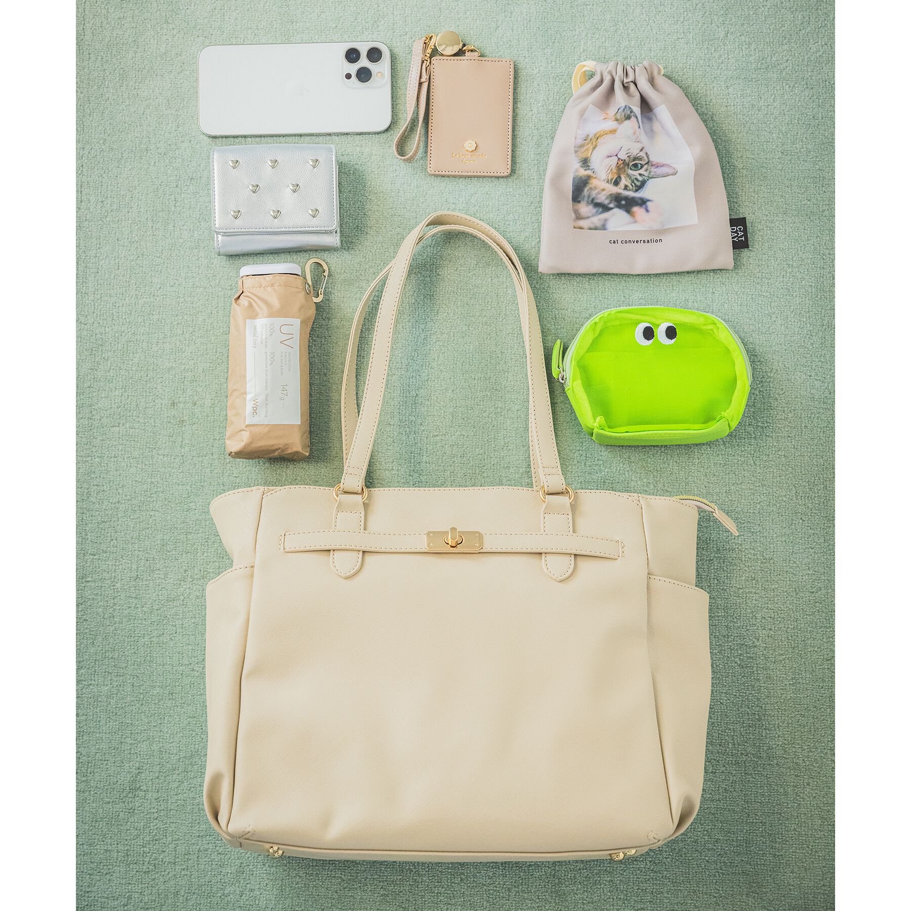 ITS&rsquo;DEMO「【通勤／10ポケット】ベルト飾り付角シボA4トート」|トートバッグ|