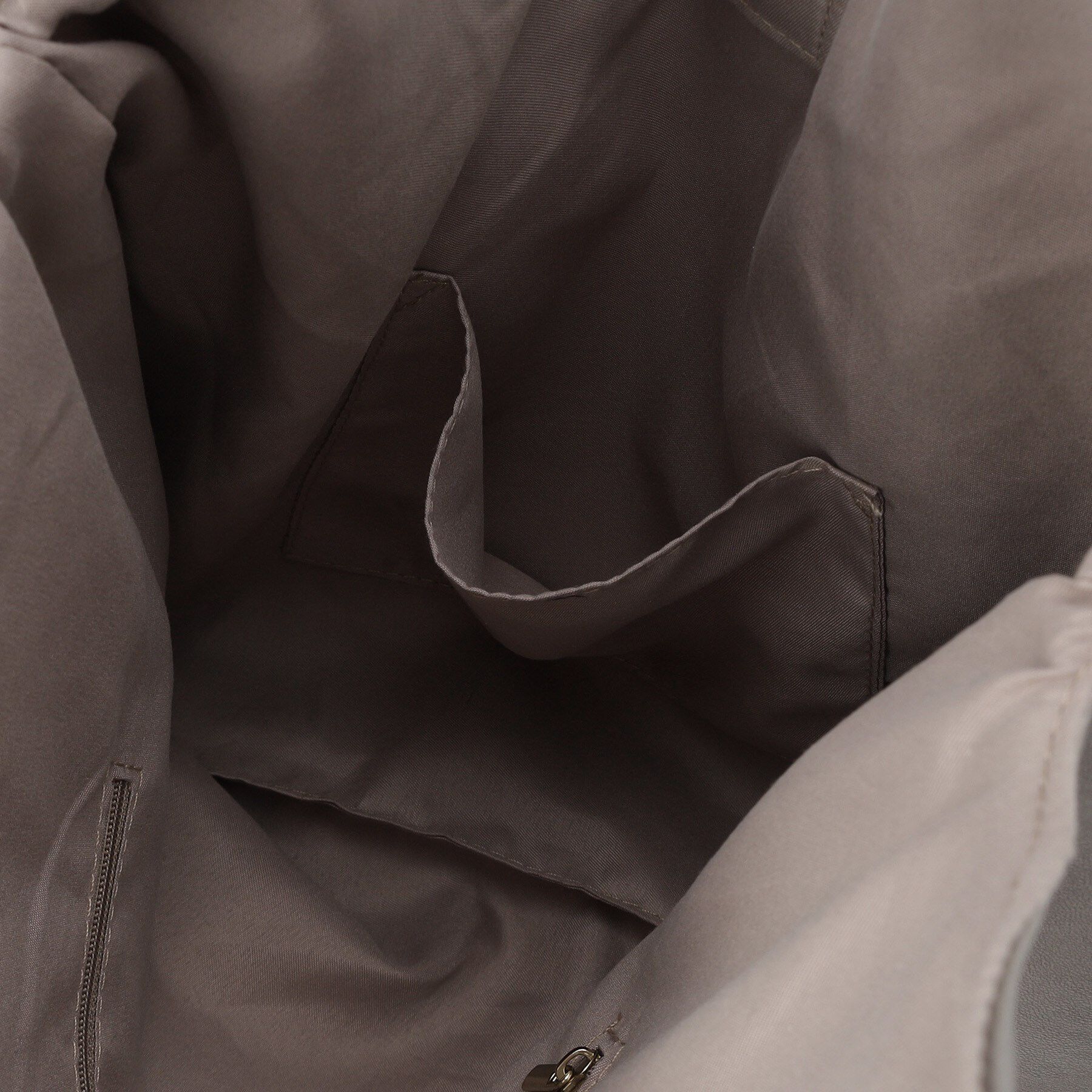 ITS&rsquo;DEMO「【A4対応】合皮Vカットトート」|トートバッグ|