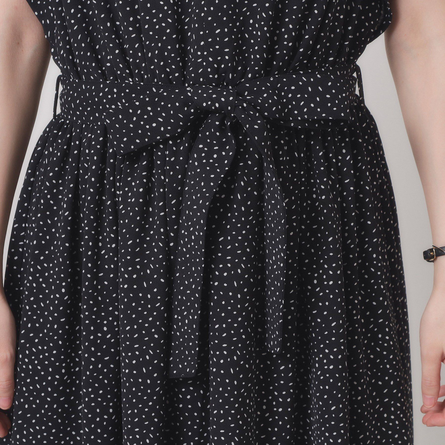 ITS&rsquo;DEMO「【手洗い可】フリル袖ブラウジングワンピース」|ワンピース|