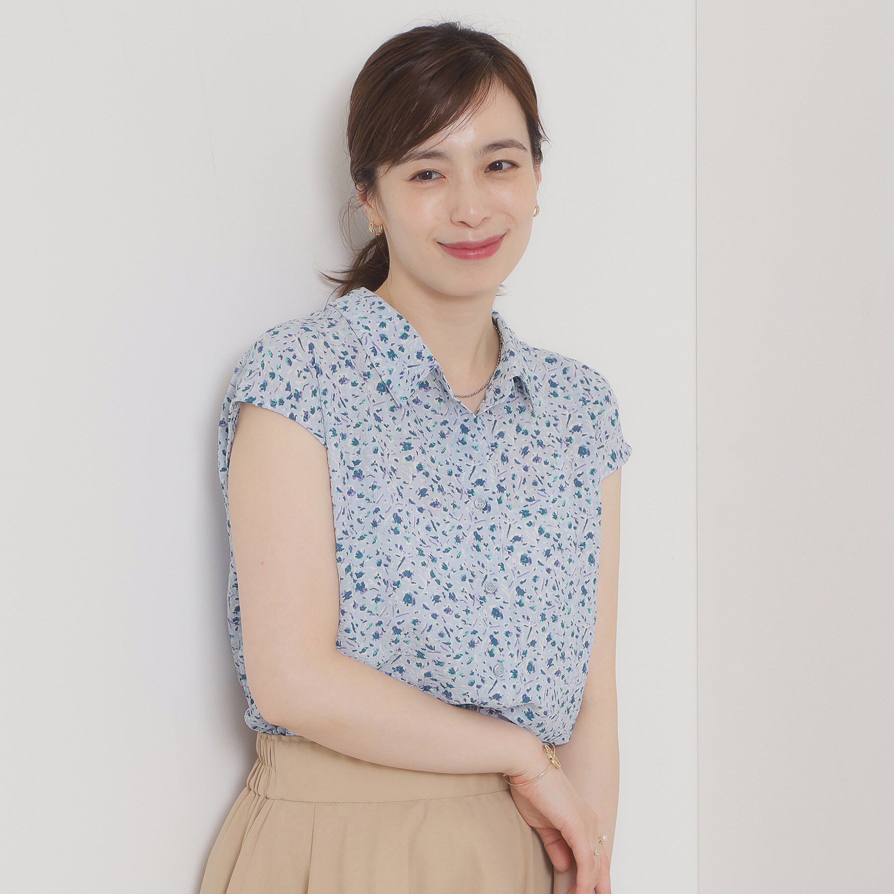 ITS&rsquo;DEMO「【洗濯機OK】シャーリング小花ブラウス」|シャツ・ブラウス|サックスブルー(19