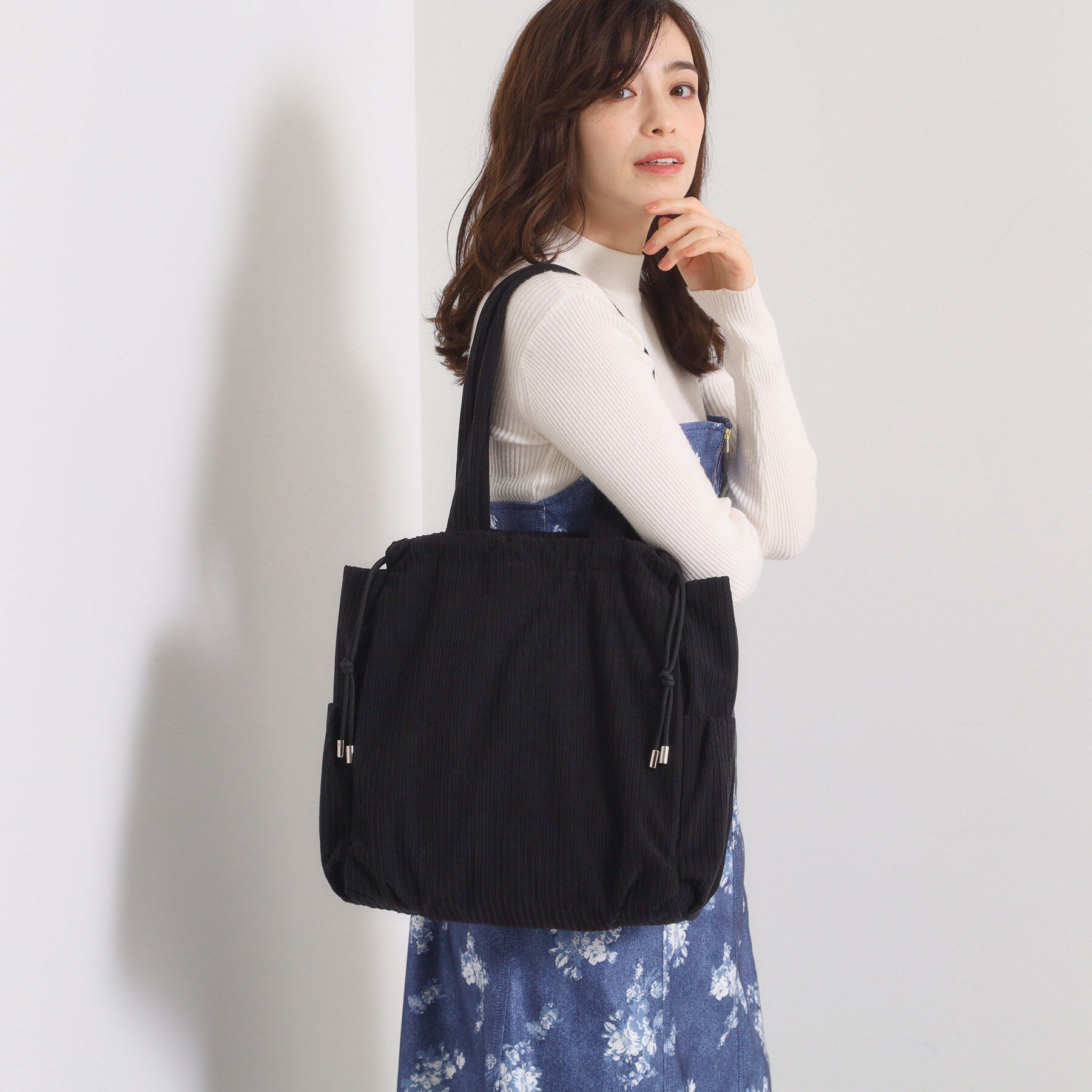 ITS&rsquo;DEMO「【A4対応】コーデュロイ巾着トート」|トートバッグ|