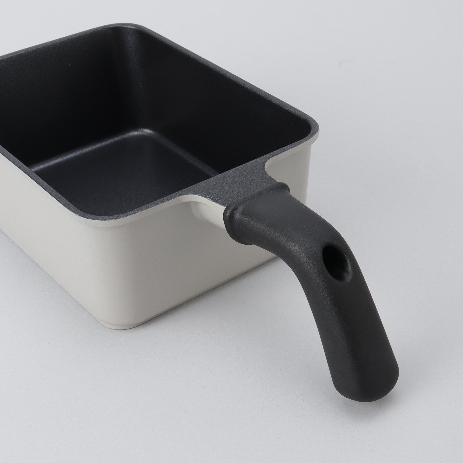 212 KITCHEN STORE「角型揚げ鍋 フライバスケット付き グレージュ ＜Toffy  トフィ＞」|食器・キッチングッズ|