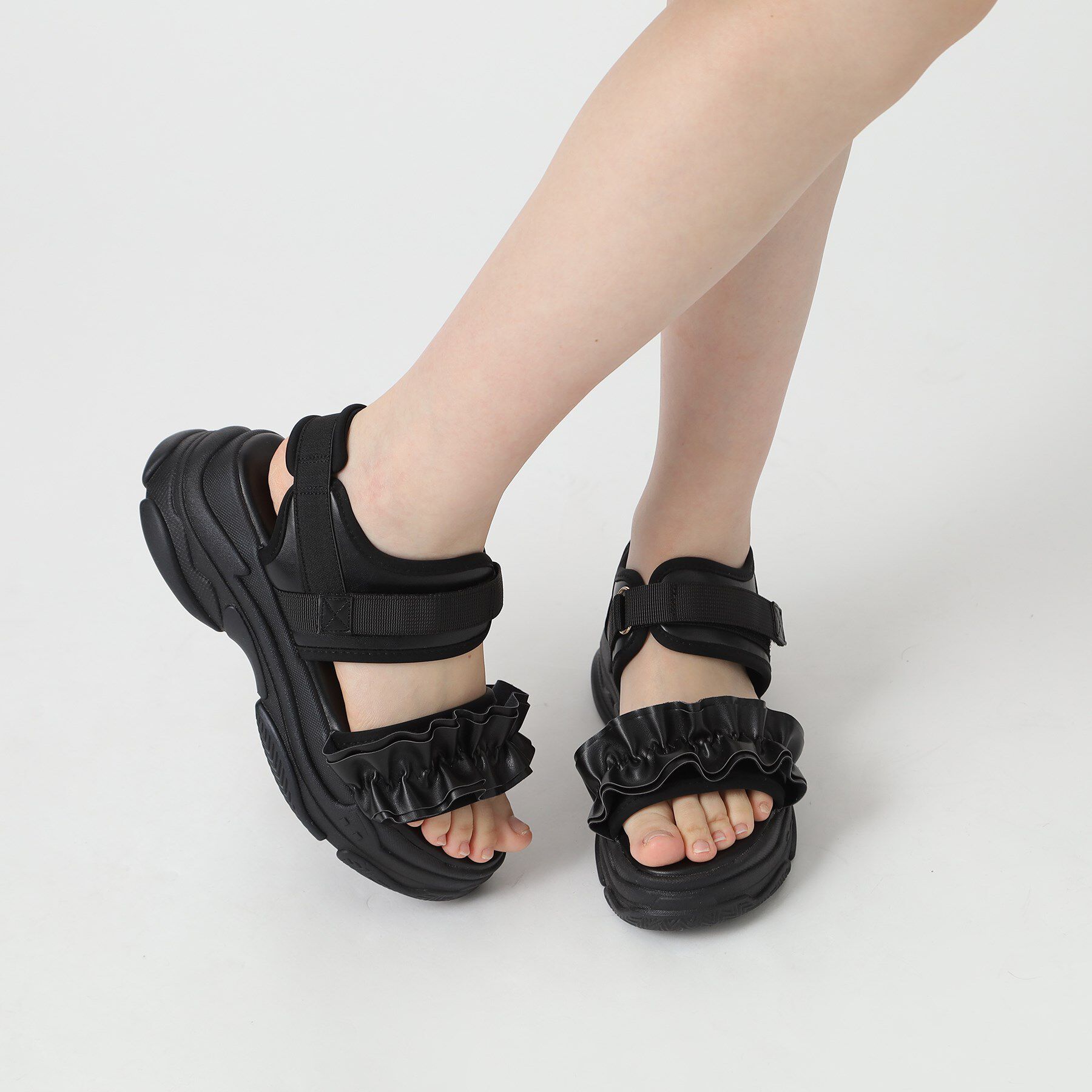 csT&P「厚底フリルスポサン」|サンダル|