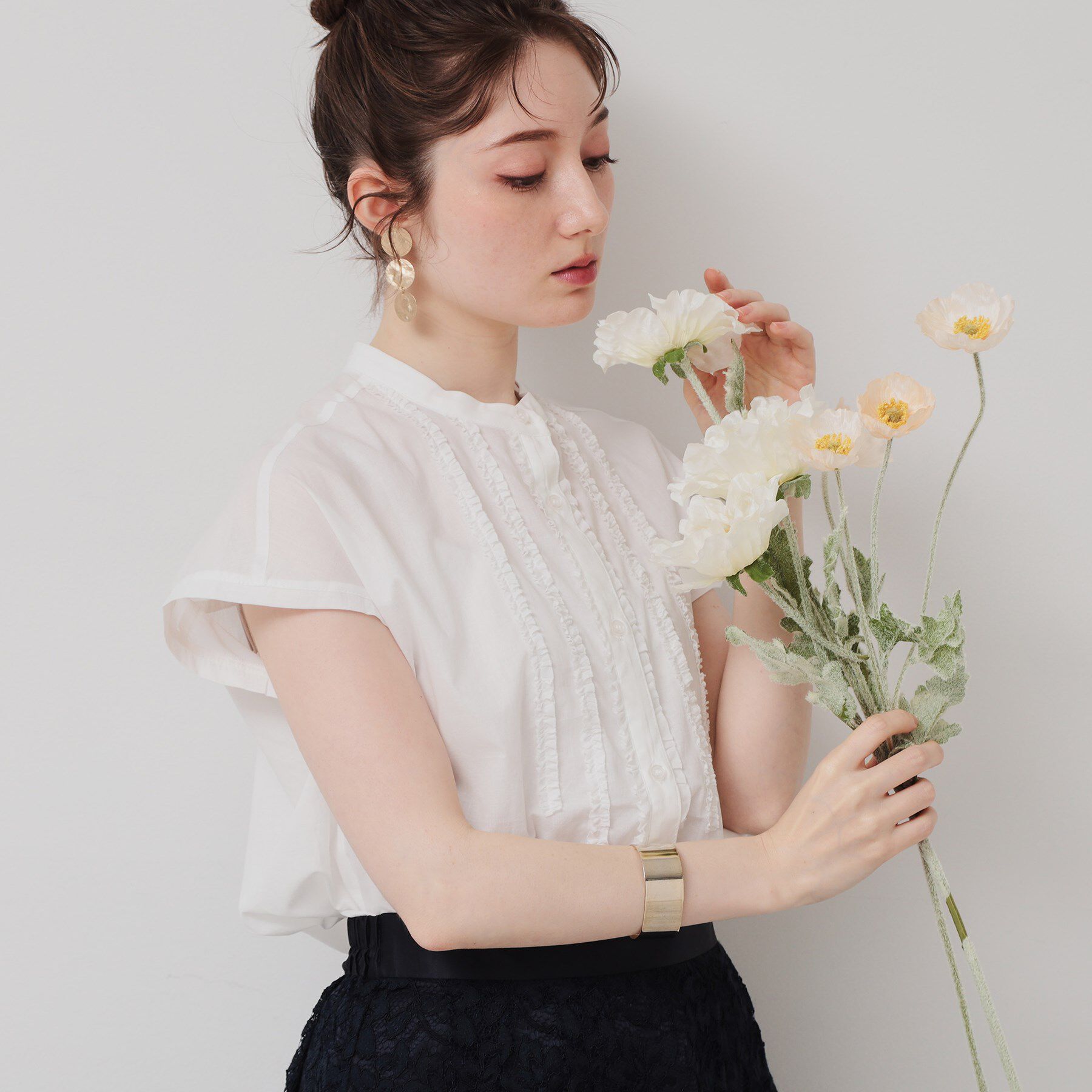 SunaUna「【コンパクトフリル／3色展開】フレンチスリーブブラウス」|シャツ・ブラウス|オフホワイト(003