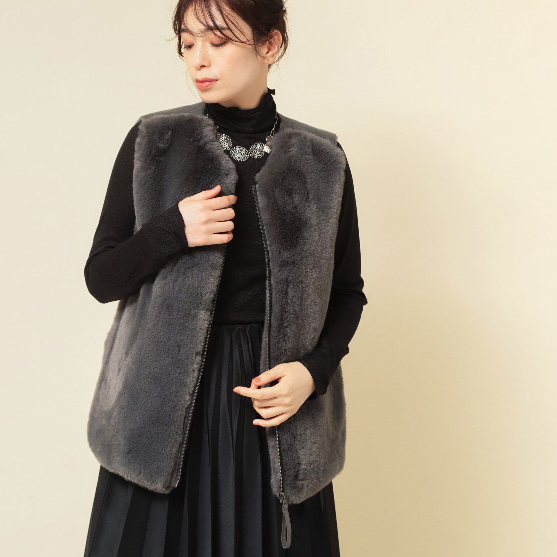 SunaUna「【3色展開】フェイクファーベスト」|ベスト・ジレ|チャコールグレー(0