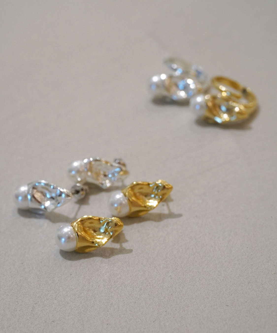 COCO DEAL「Oyster シェルパールドロップピアス」|ピアス|