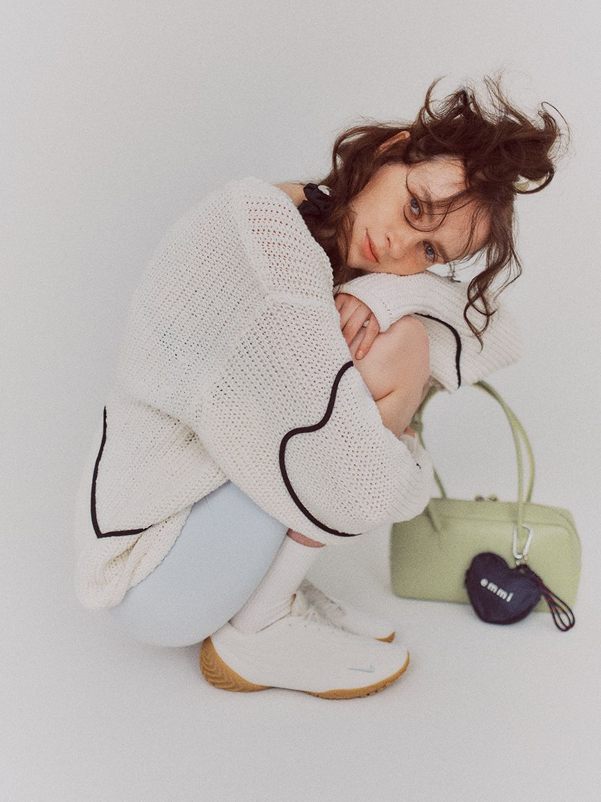 emmi atelier「【HEART】 【ONLINE限定カラーあり】ハートエンブロイダリーニット」|ニット・セーター|