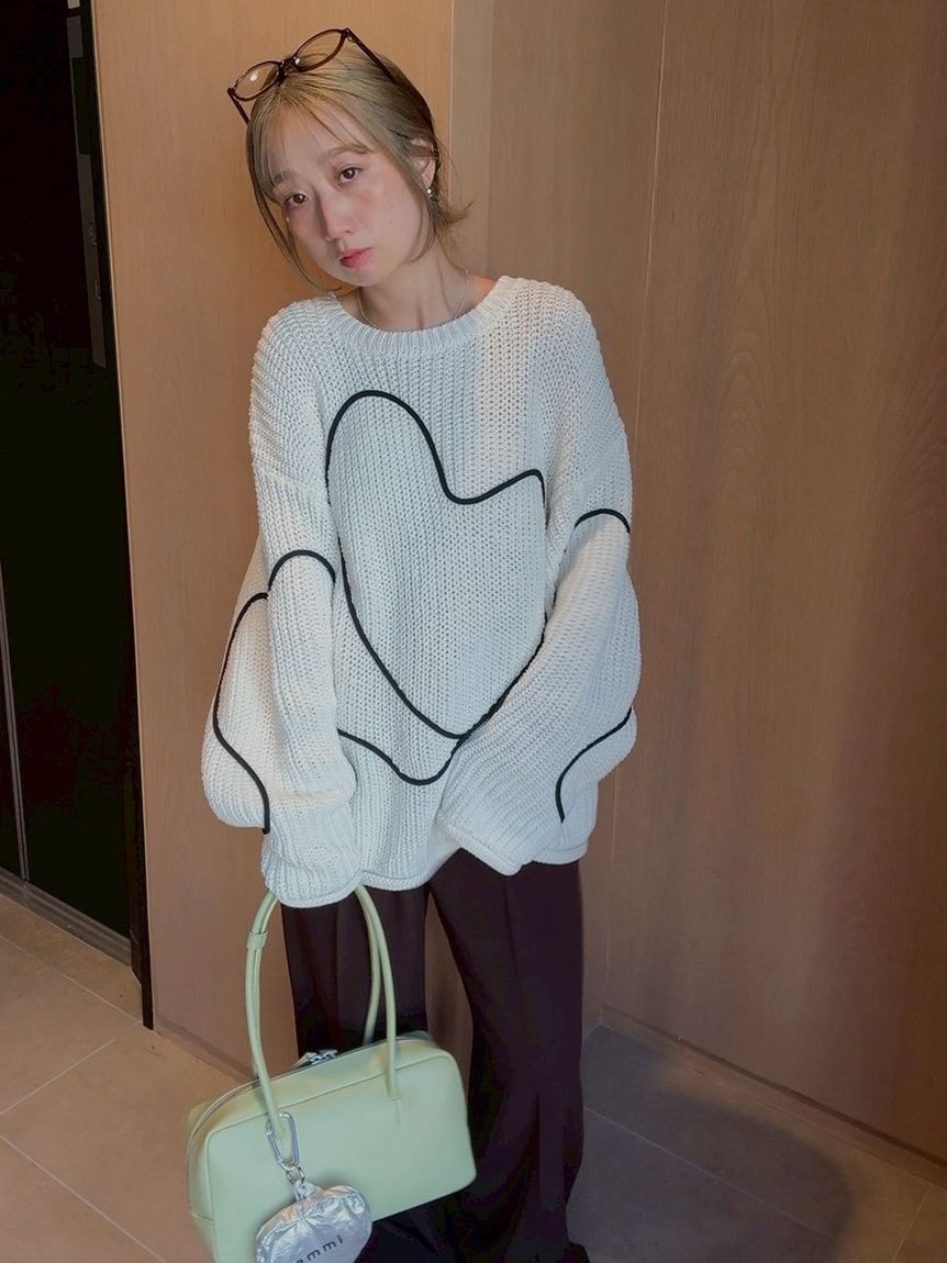 emmi atelier「【HEART】 【ONLINE限定カラーあり】ハートエンブロイダリーニット」|ニット・セーター|