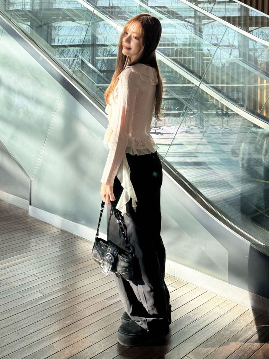 LILY BROWN「【限定カラー】ボリュームフリルニットトップス」|ニット・セーター|