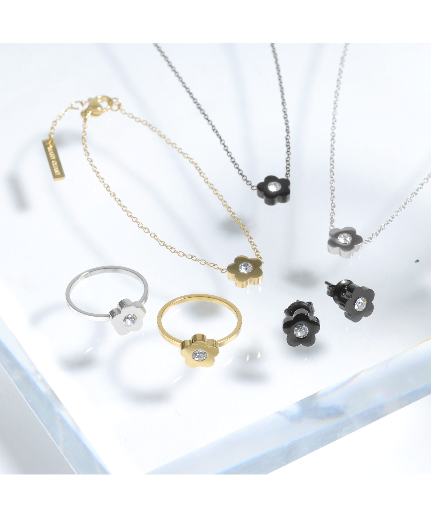 MARY QUANT「プチデイジーステンレス イヤリング」|イヤリング|