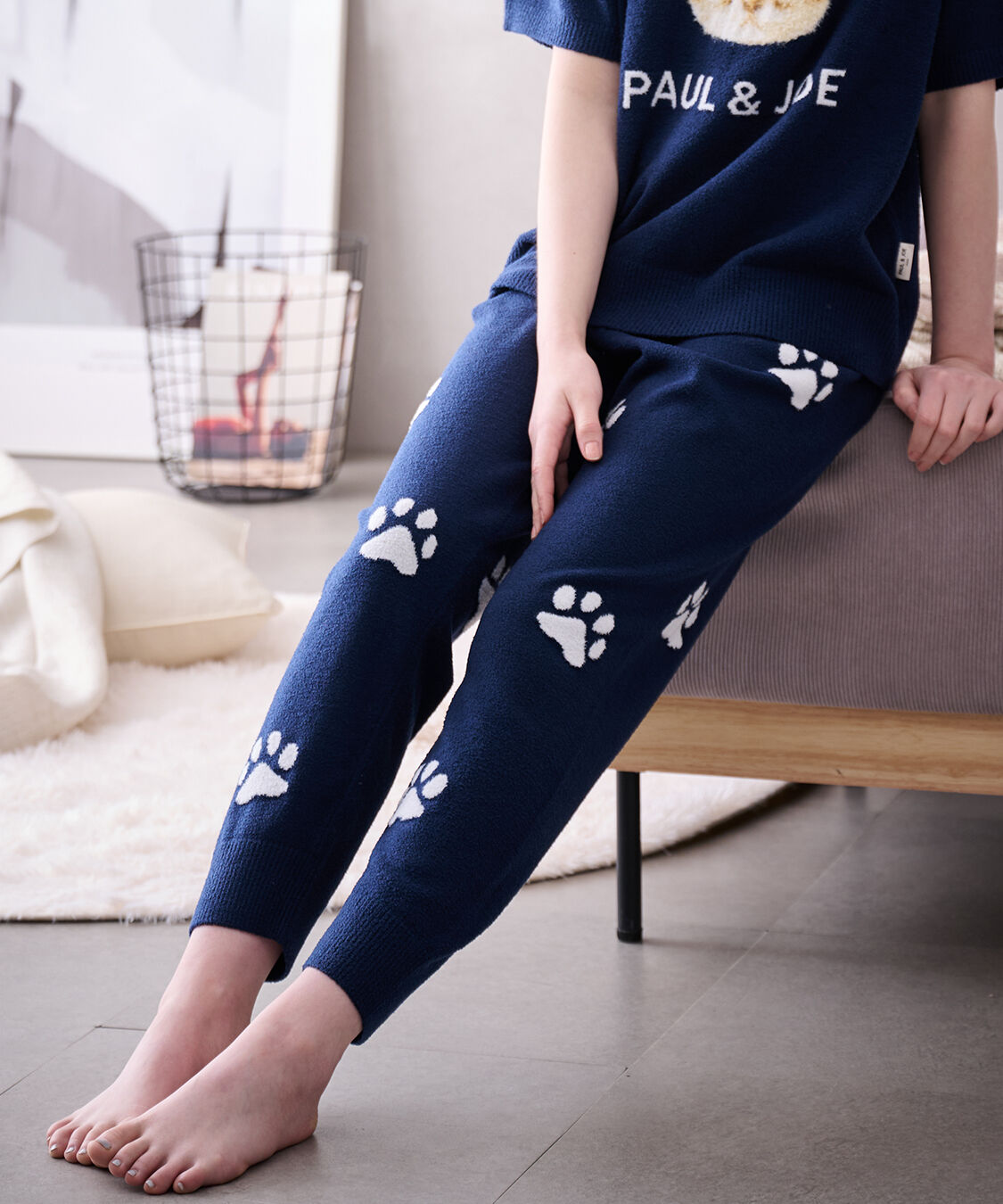 PAUL&JOE「ランダム猫足跡　夏ニットロングパンツ」|ルームウェア|ネイビー