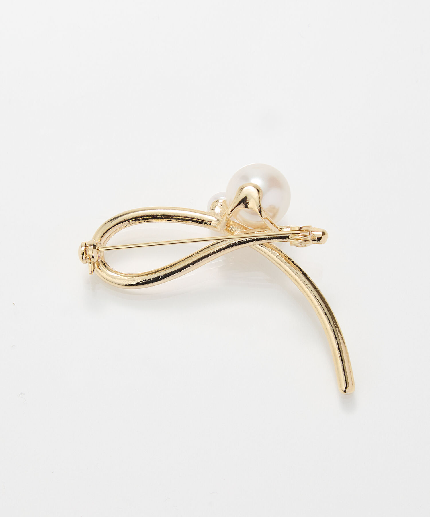 Phoebe「クロスメタルパールブローチ　ゴールド」|ブローチ・コサージュ|