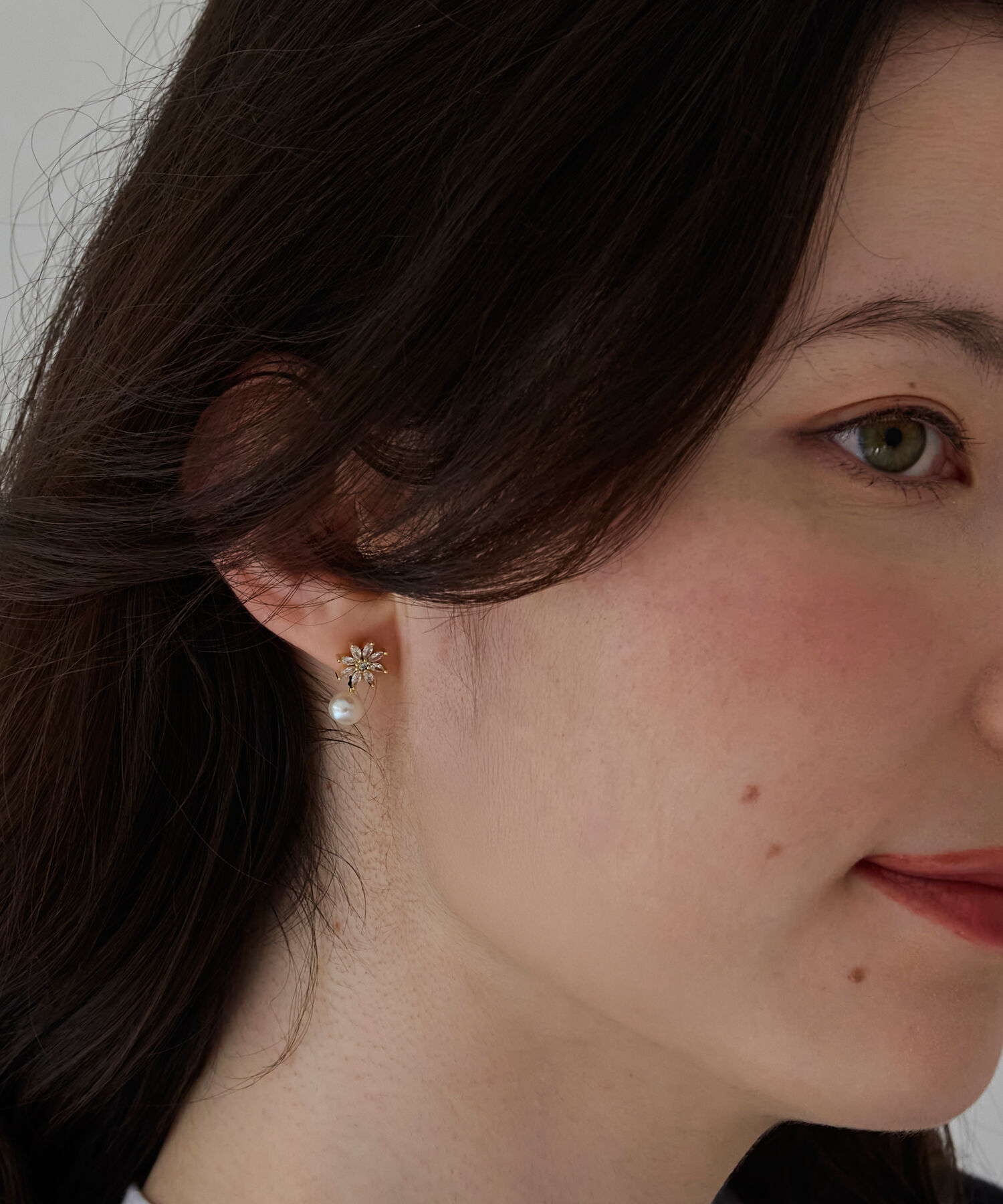 Phoebe「クリスタルペタルパールピアス」|ピアス|