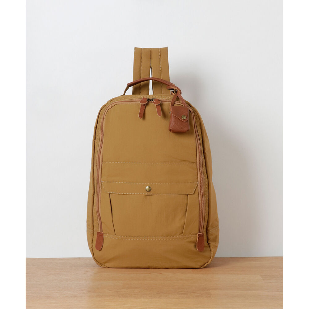 BACKYARD FAMILY「toleur リュック 11337 トーラ 通販 リュックサック デイパック バックパック」|リュック|イエロー1