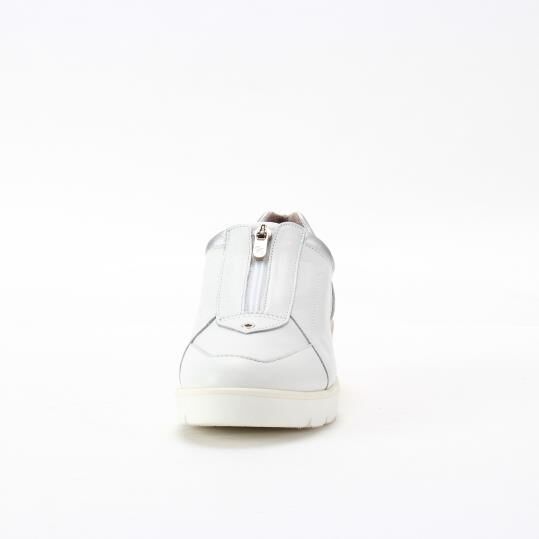 銀座かねまつ「RMWE2561STE3CBWHT3CB　【本革】【防水】【Eウィズ】アクアベルセンターZIPスニーカー」|スニーカー|