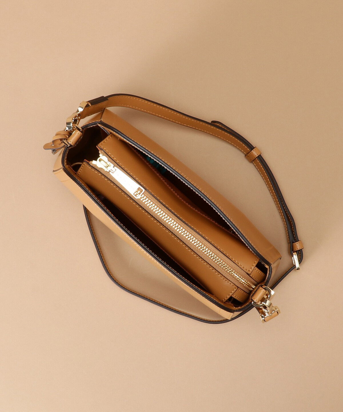 Samantha Thavasa「トラペズミニヨン ショルダーバッグ」|ショルダー・メッセンジャー|