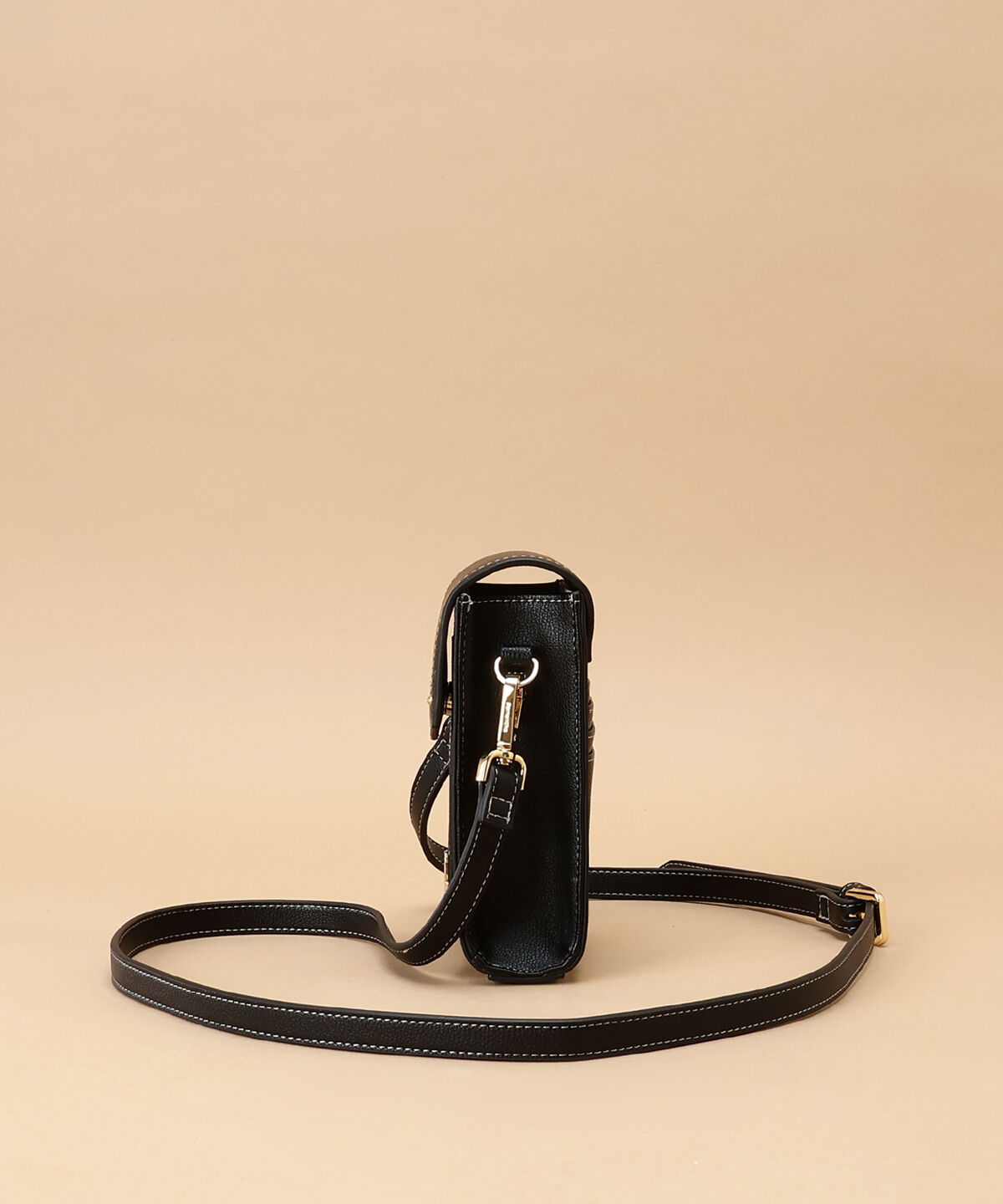 Samantha Thavasa「カードスロット付きシンプルスマホショルダー」|ショルダー・メッセンジャー|