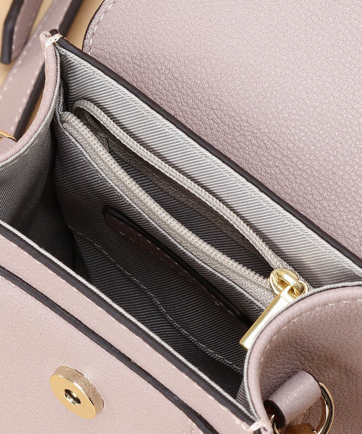 Samantha Thavasa「カードスロット付きシンプルスマホショルダー」|ショルダー・メッセンジャー|