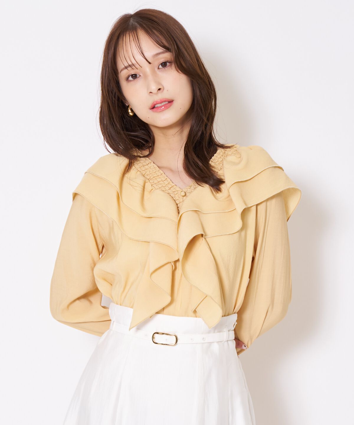アンドクチュール「シャーリングフリルブラウス」|シャツ・ブラウス|イエロー