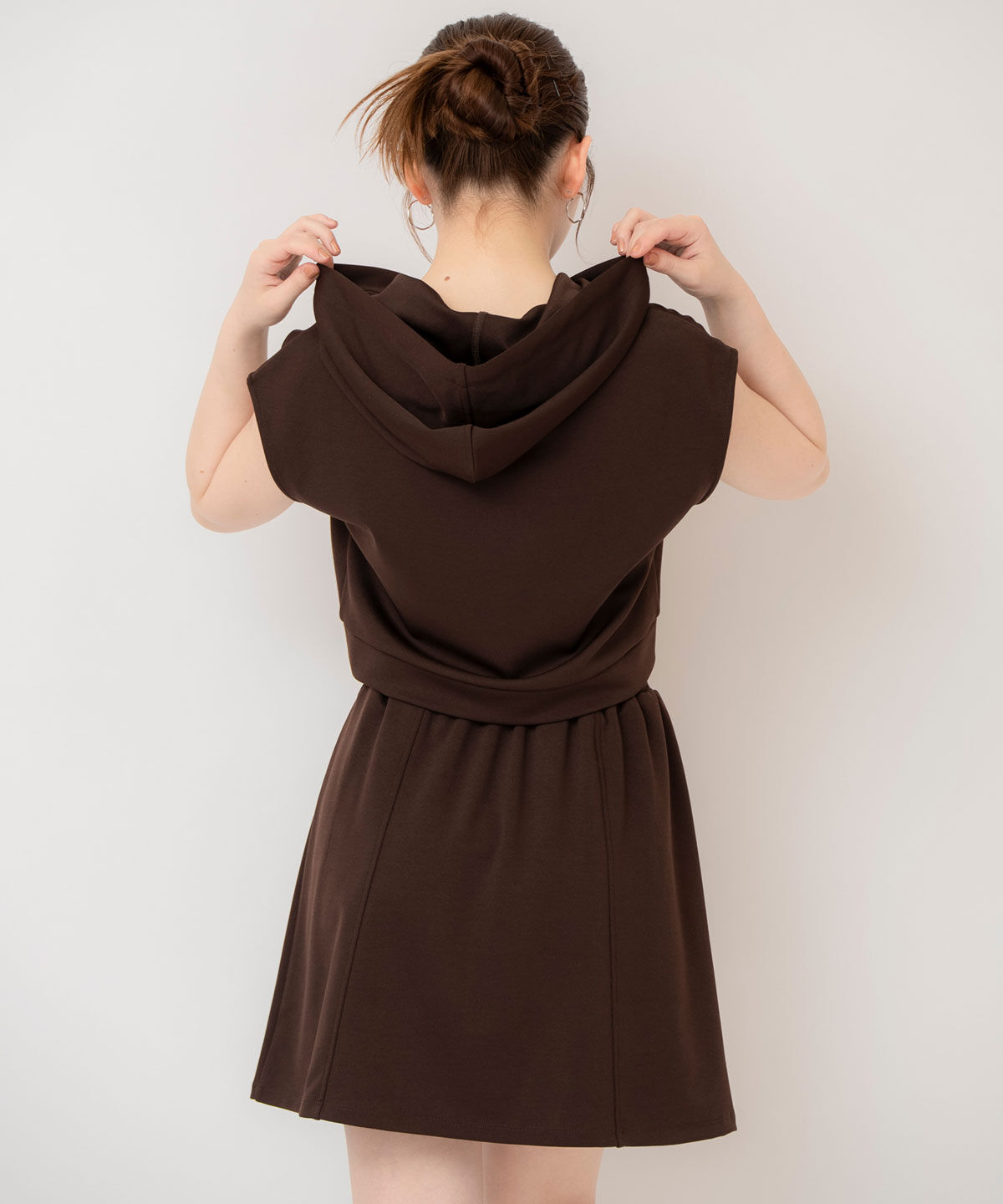 REDYAZEL「エンブレム刺繍フーディー&times;フレアスカートセットアップ」|ワンピース|