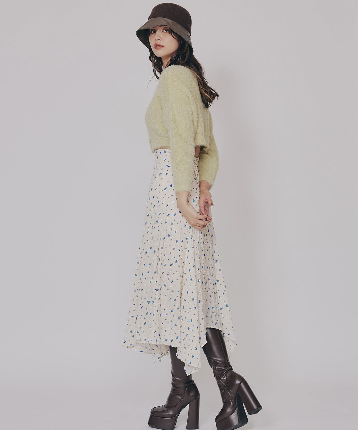 REDYAZEL「フェザーヤーンビジューボタンカーディガン」|カーディガン|