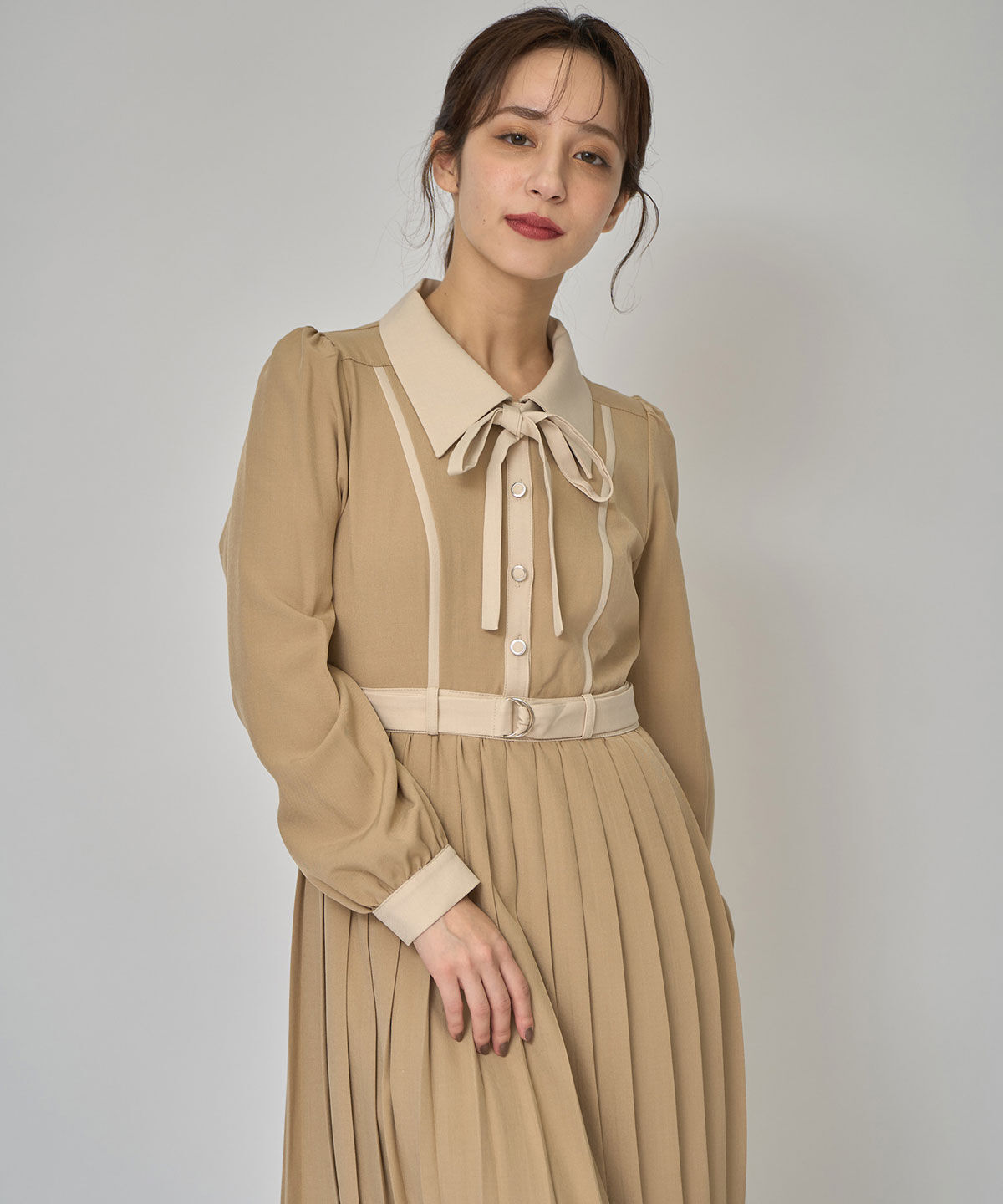 REDYAZEL「クラシカルバイカラーラインリボンタイプリーツロングワンピース」|ワンピース|